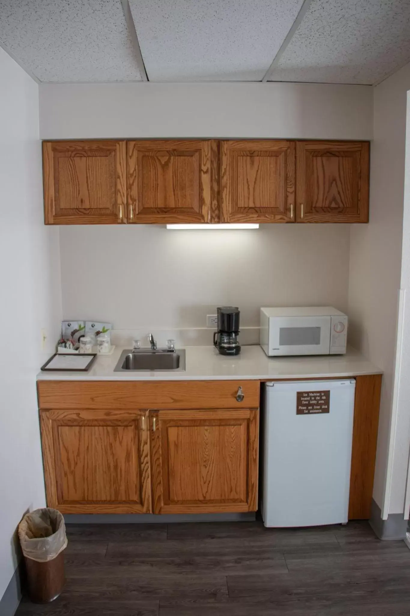 Kitchen/Kitchenette in Lone Tree Golf Club and Hotel