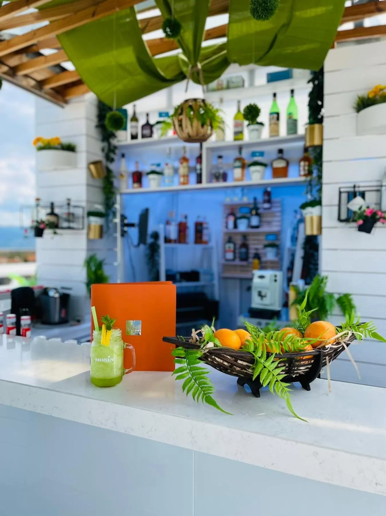 Food and drinks in 103 Degrees Hotel & Spa