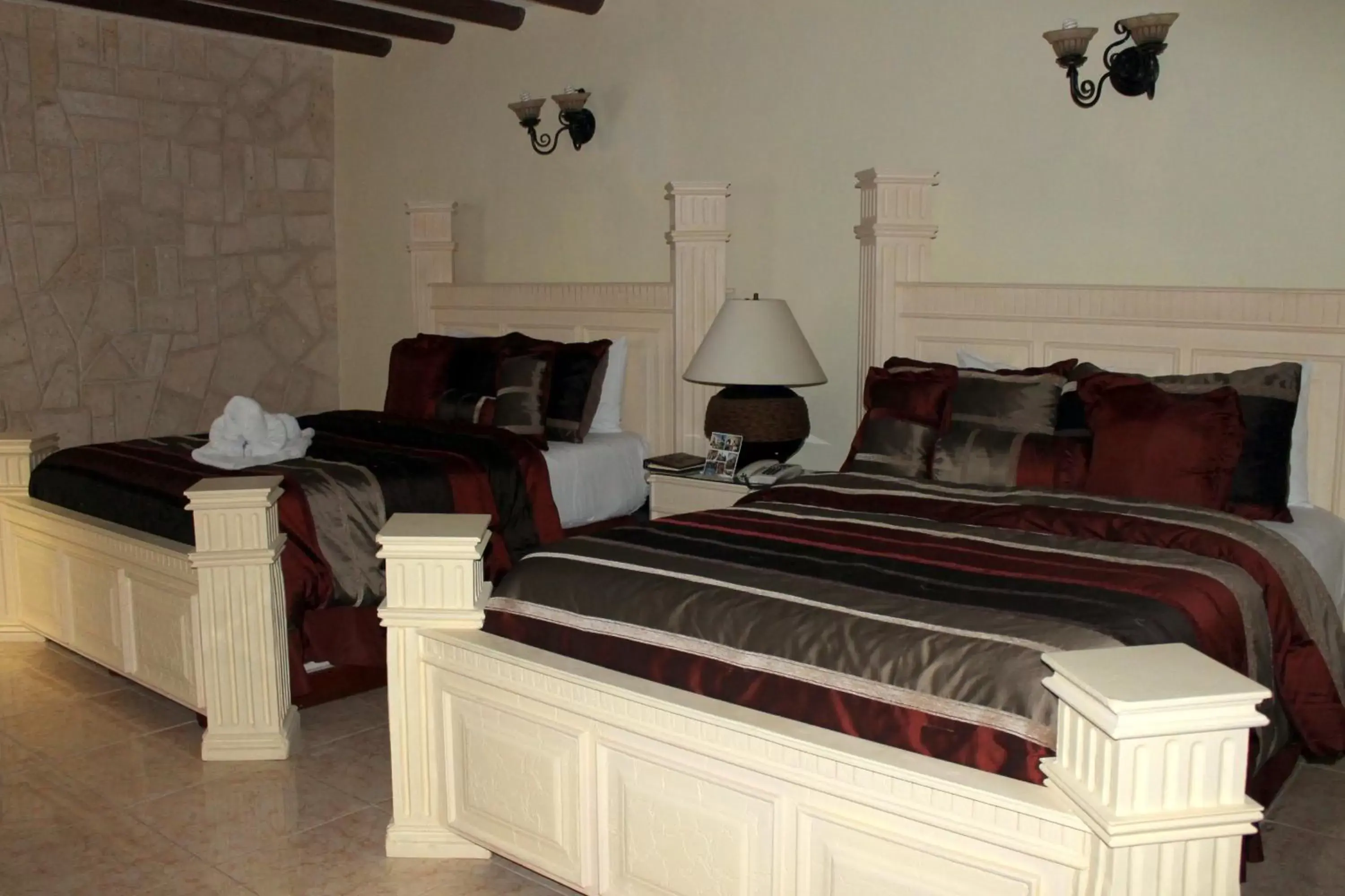 Photo of the whole room, Bed in Ecotel Quinta Regia