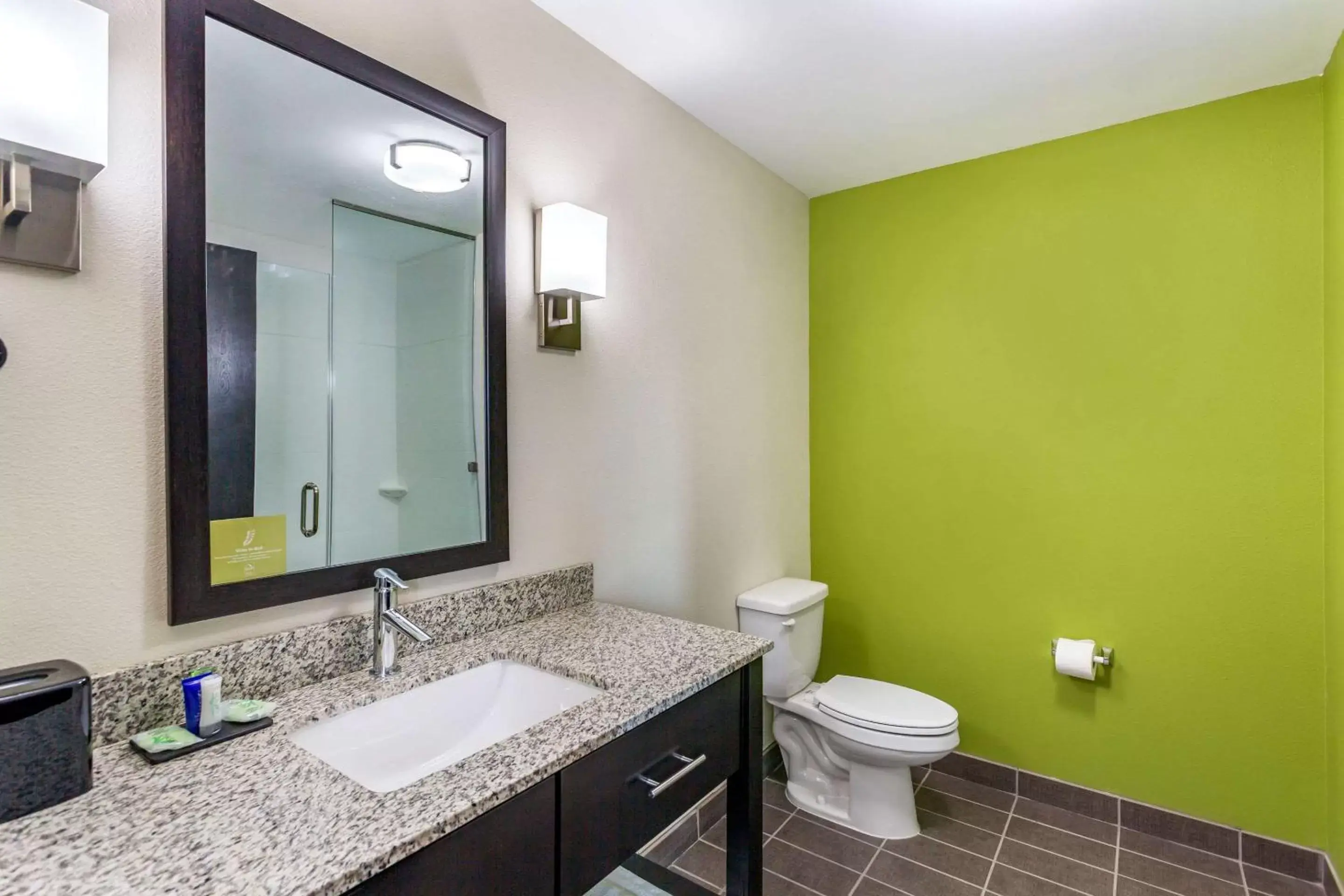 Bathroom in Sleep Inn & Suites Gallatin - Nashville Metro