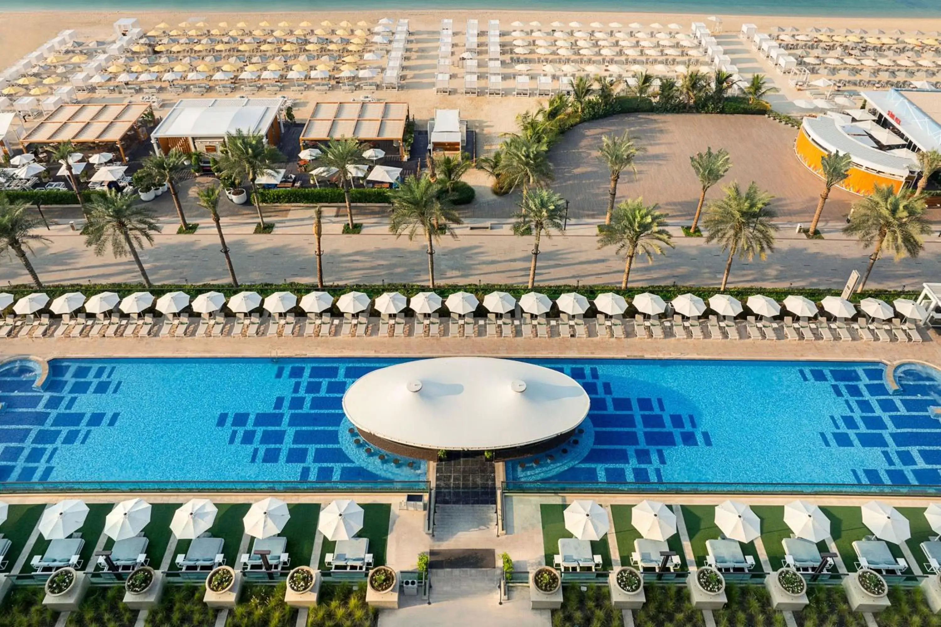 Swimming pool, Pool View in Marriott Resort Palm Jumeirah, Dubai