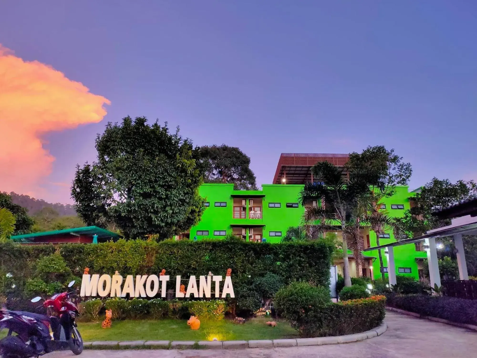 Property Building in Morakot Lanta Resort