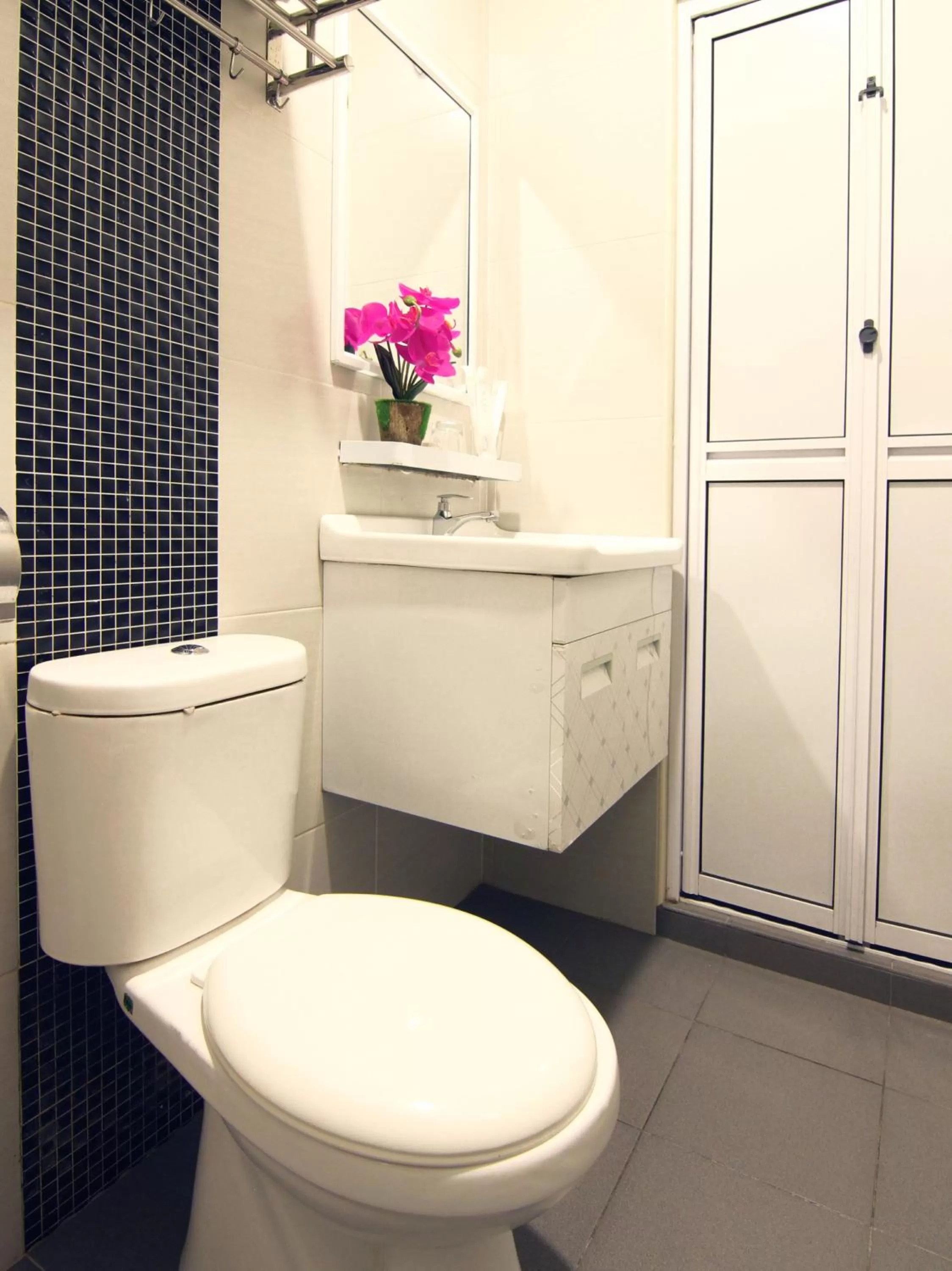 Bathroom in TIONG HUA HOTEL