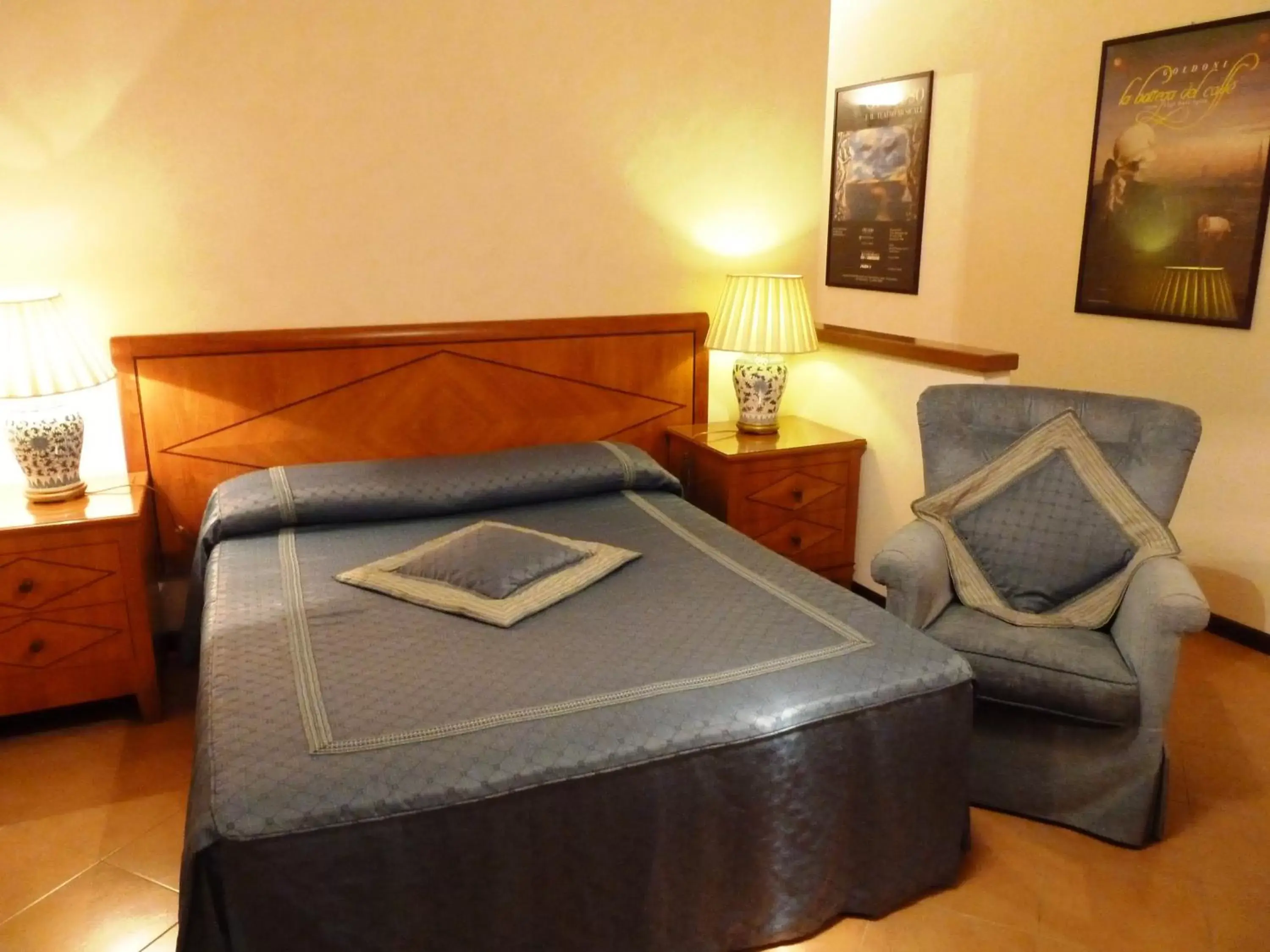 Photo of the whole room, Bed in Albergo Reggio