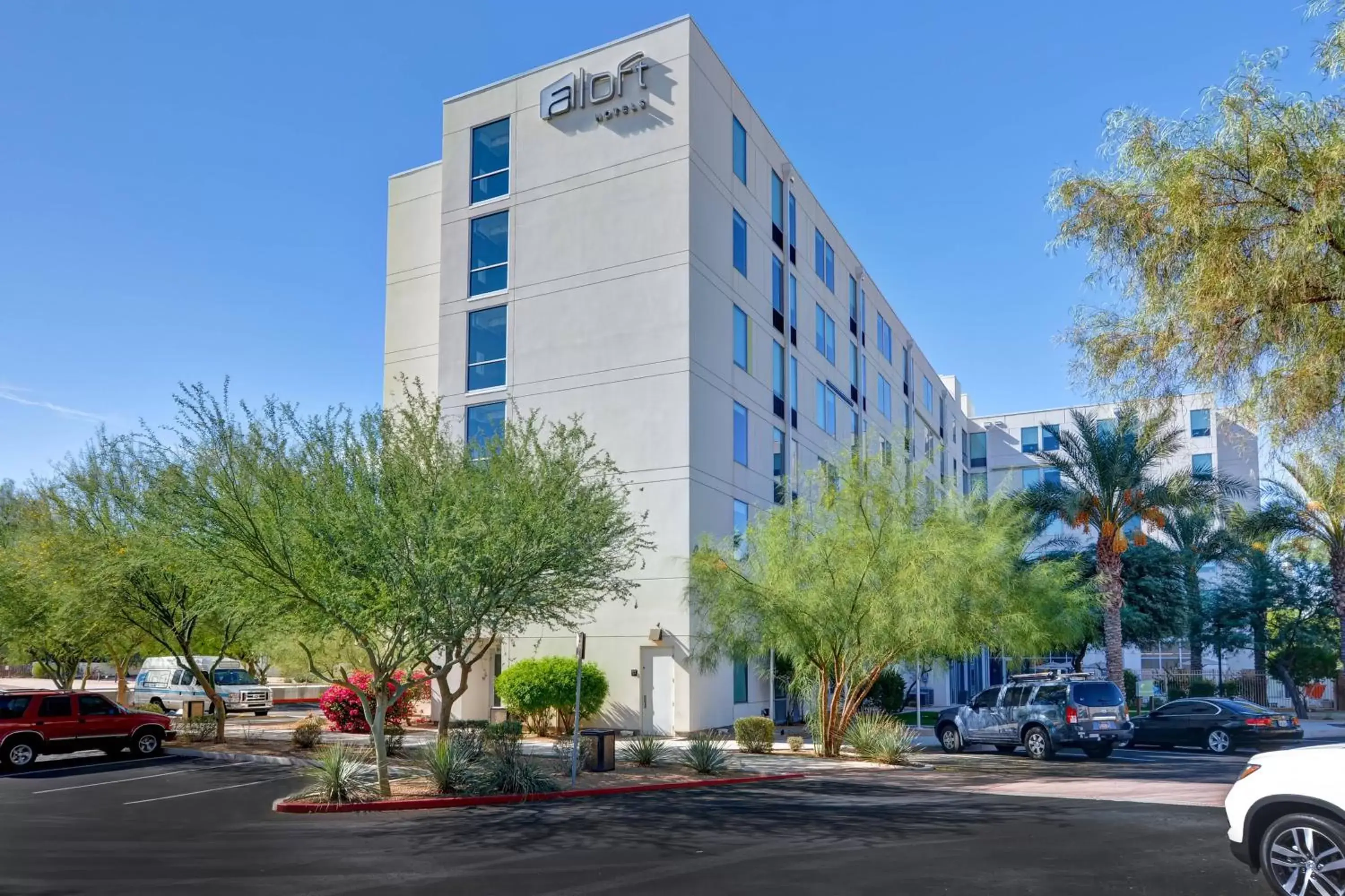 Property Building in Aloft Phoenix Airport