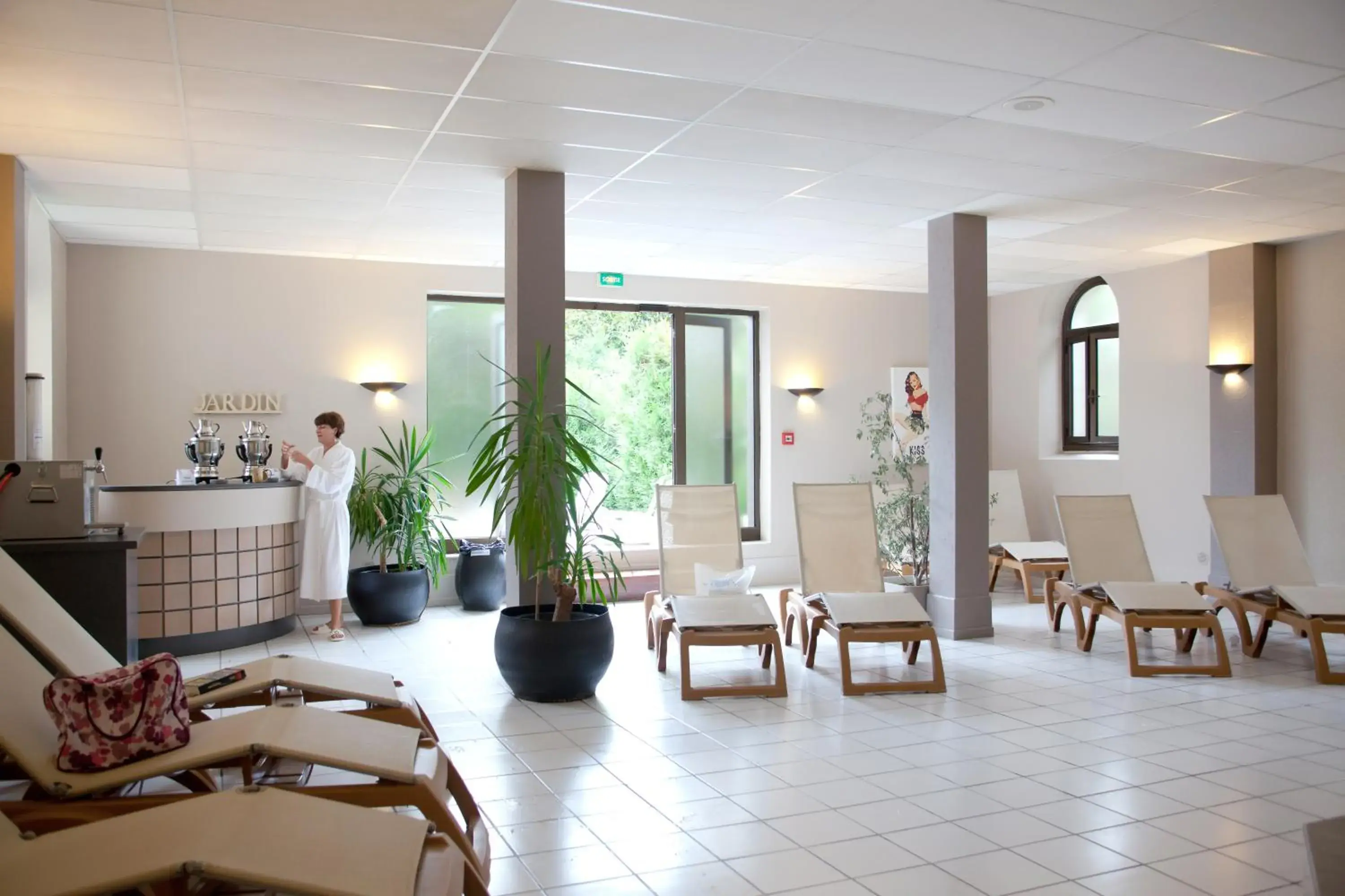 Activities, Restaurant/Places to Eat in Hôtel des Thermes Les Dômes