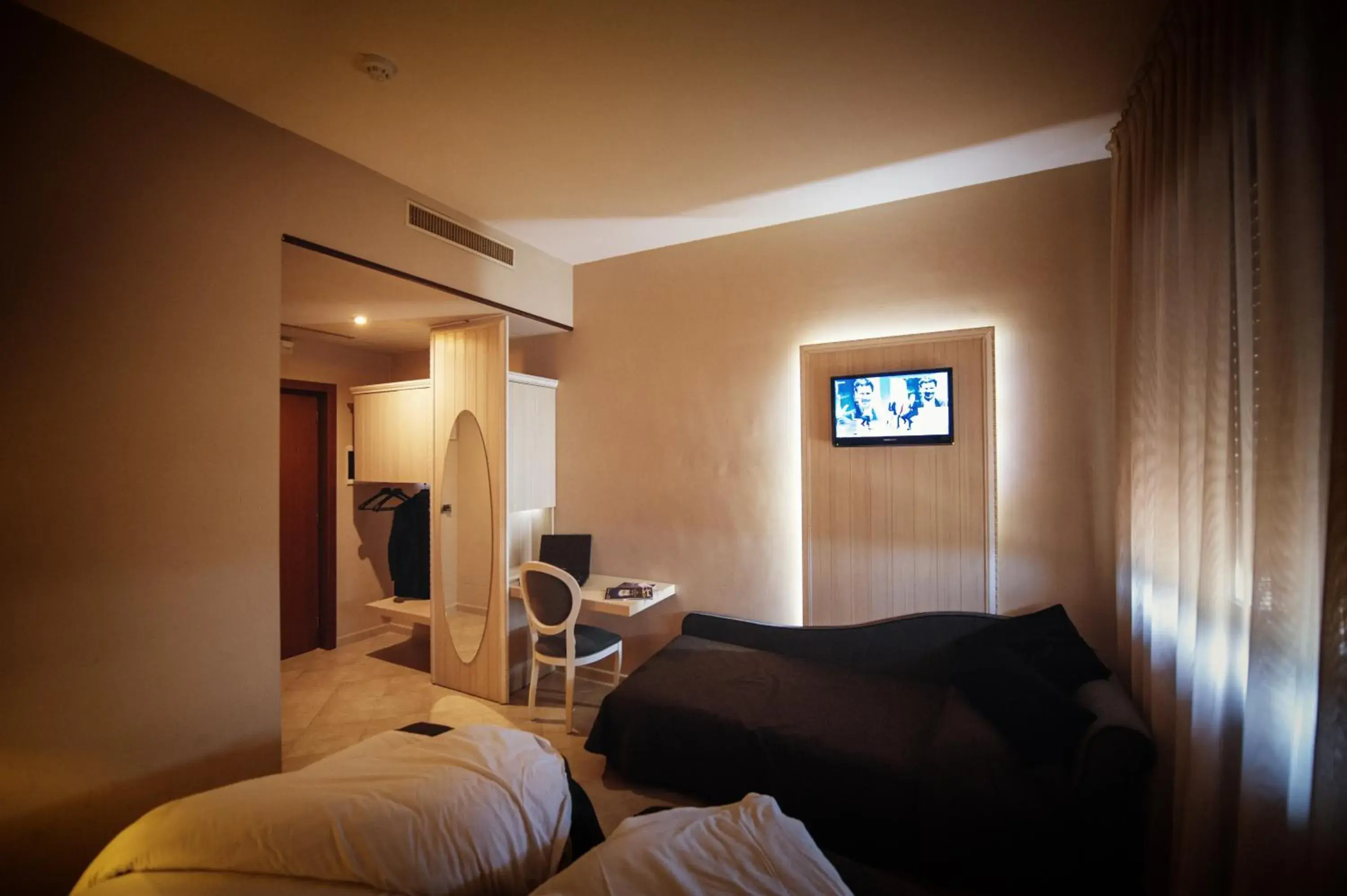 TV and multimedia, Bed in Gran Paradiso Hotel Spa