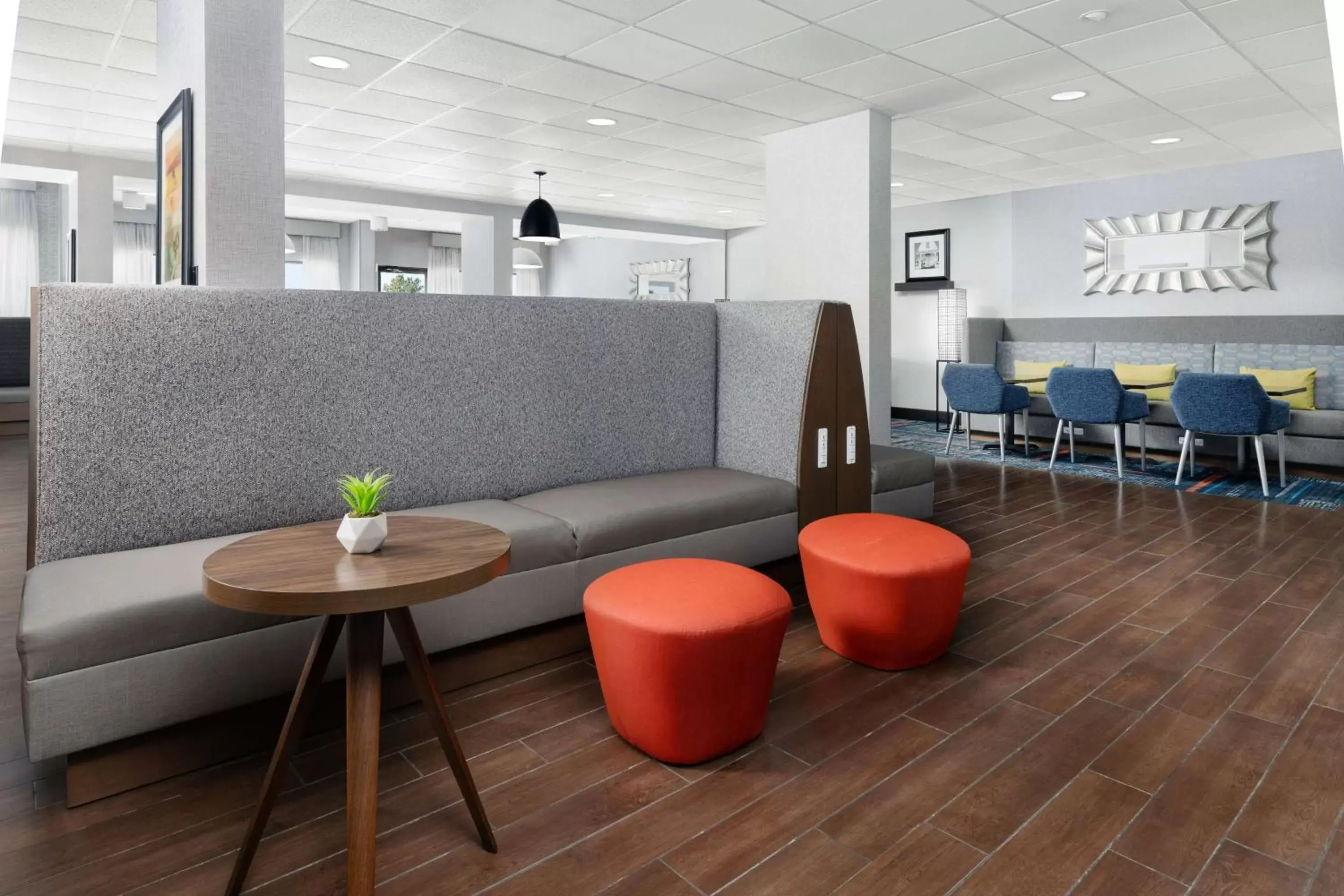 Lobby or reception in Hampton Inn Memphis-Walnut Grove/Baptist East Lobby or reception in Hampton Inn Memphis-Walnut Grove/Baptist East