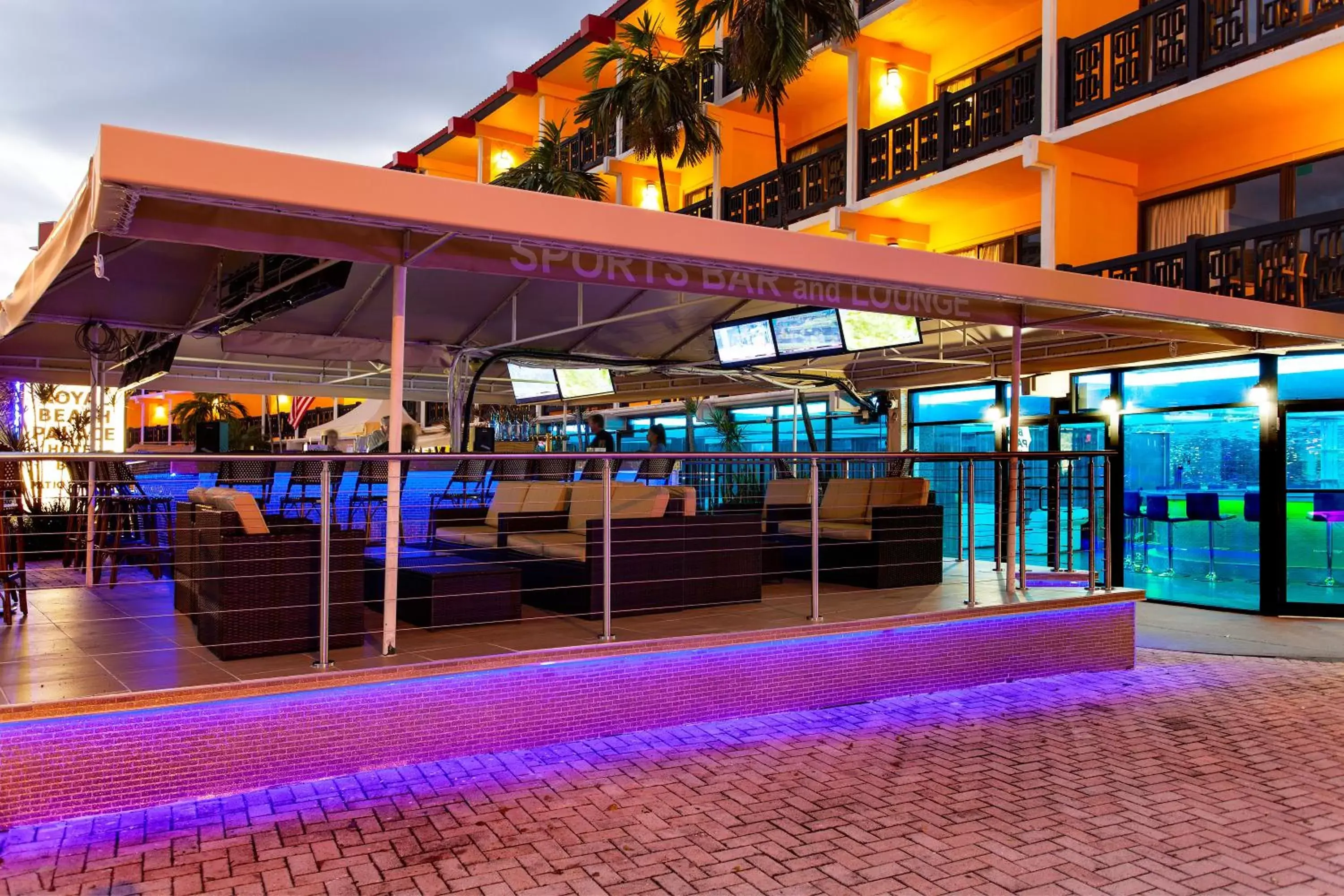 Restaurant/places to eat in Ocean Beach Club