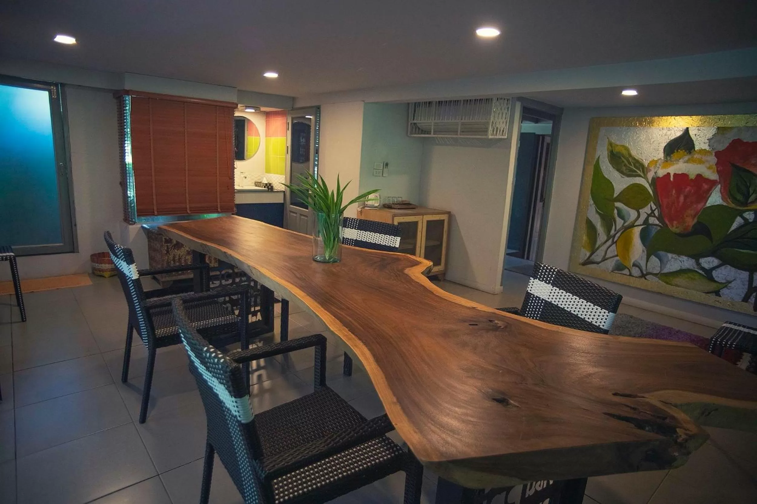 Dining area in Baan Suan Residence เฮือนพักบ้านสวน