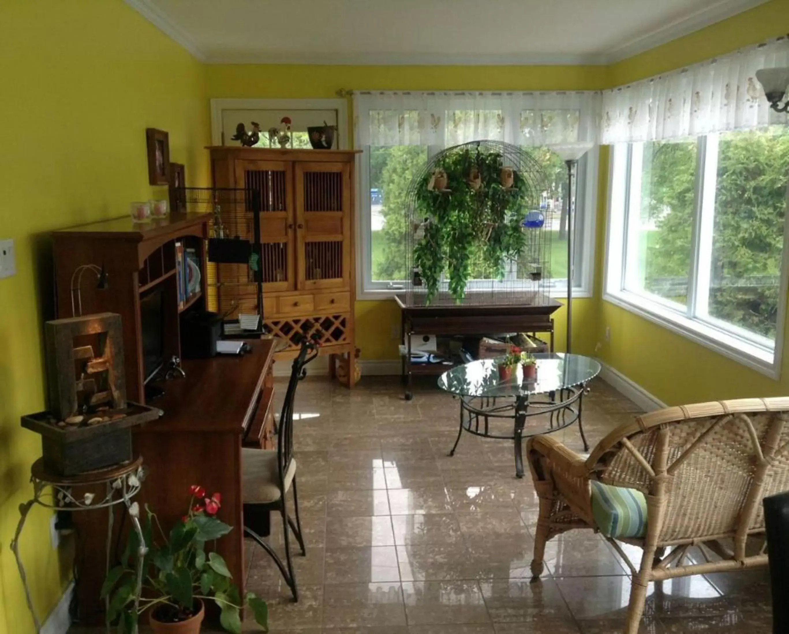 Seating area, Restaurant/Places to Eat in Gîte Maison Parc Delormier