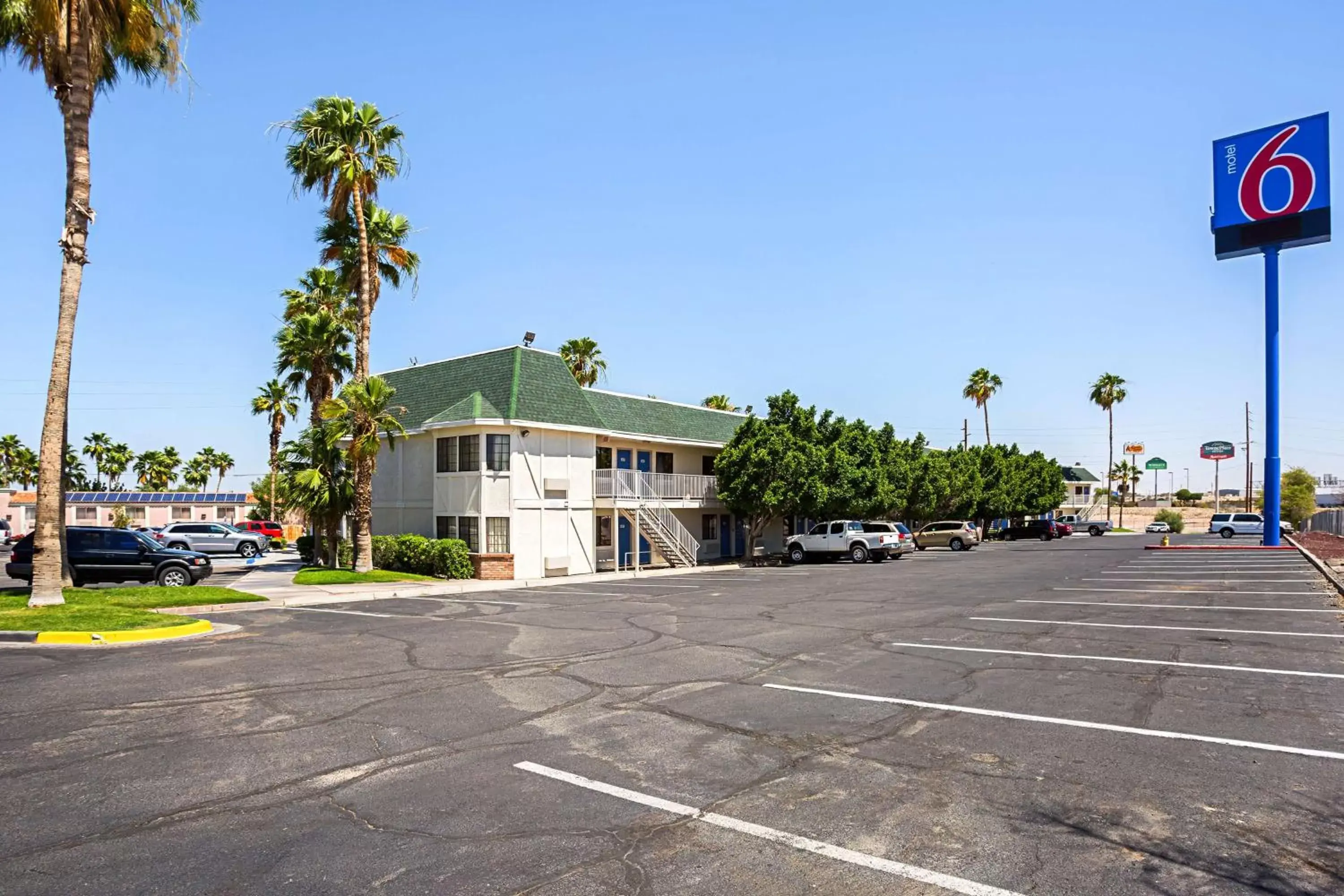 Property Building in Motel 6-Yuma, AZ - East