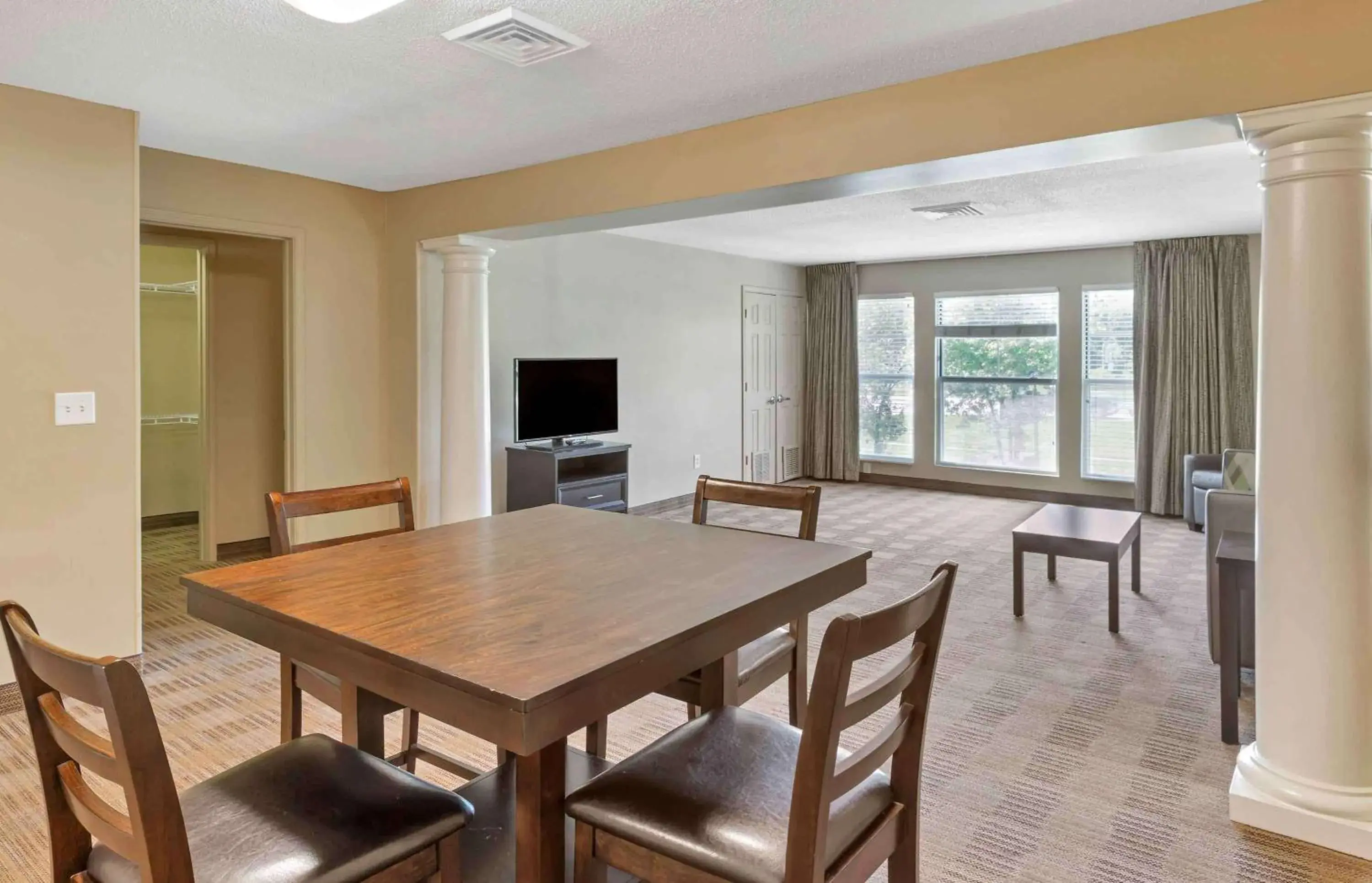 Bedroom, Dining Area in Extended Stay America Suites - Raleigh - RTP - 4919 Miami Blvd