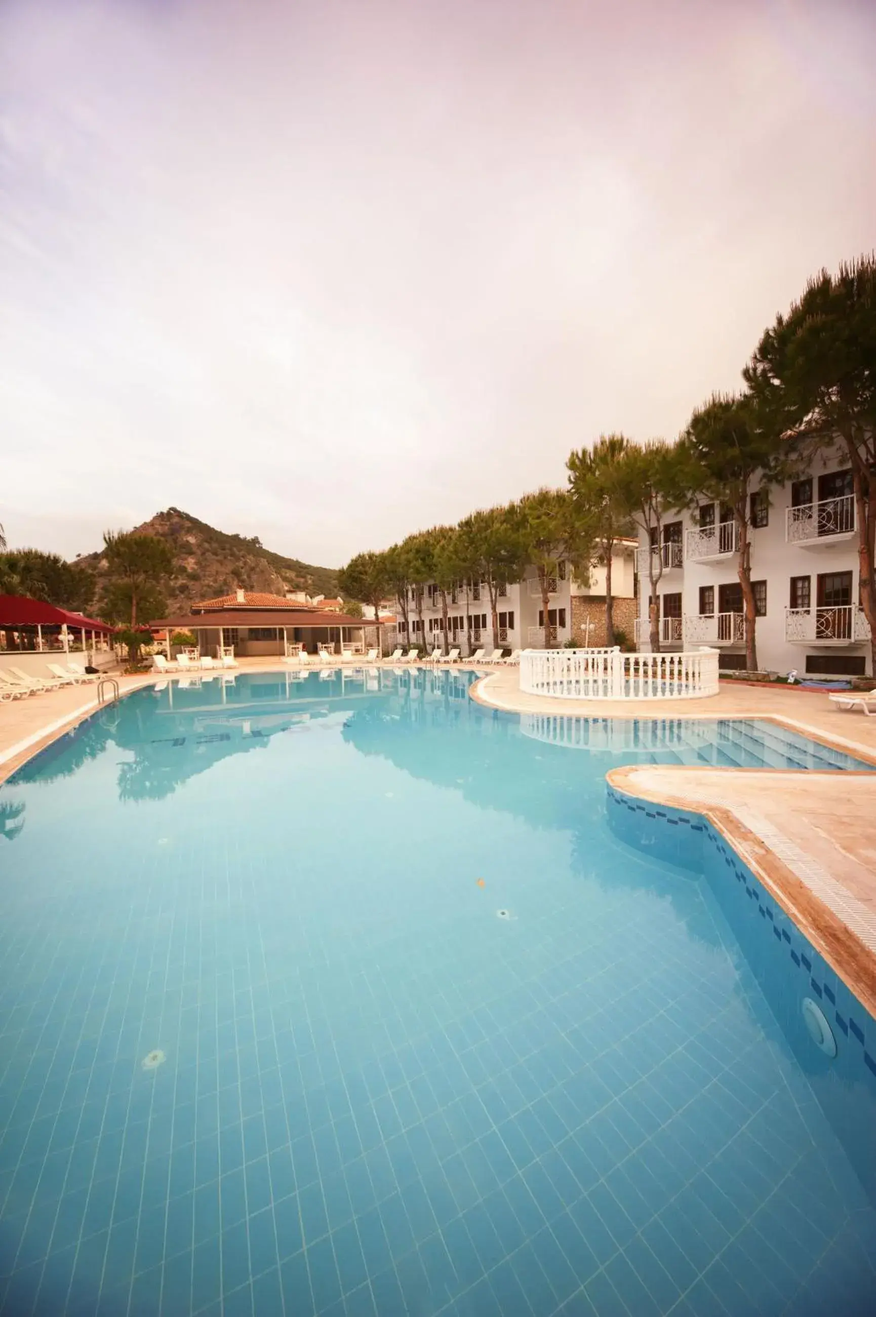 Pool view, Swimming Pool in White Otel