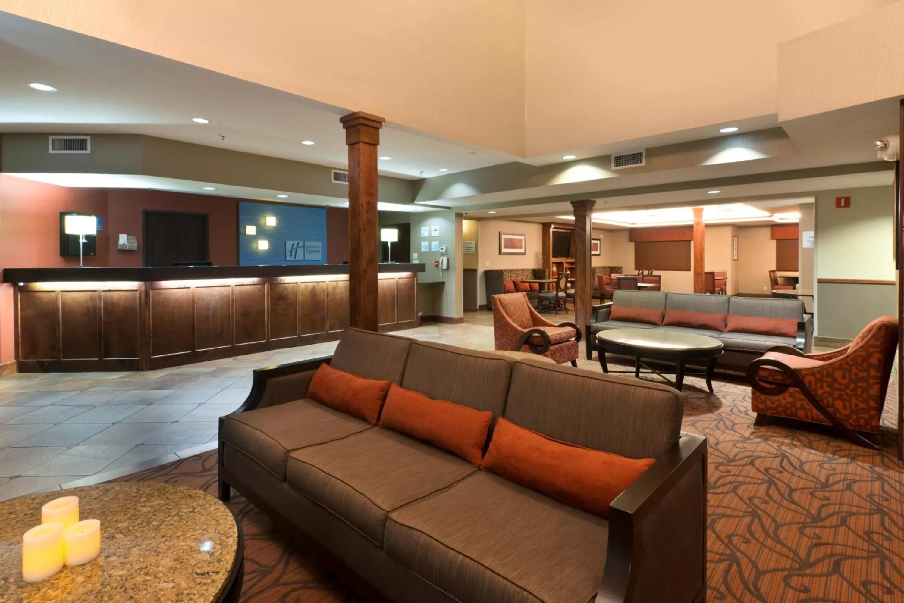 Property building, Lobby/Reception in Holiday Inn Express Show Low, an IHG Hotel