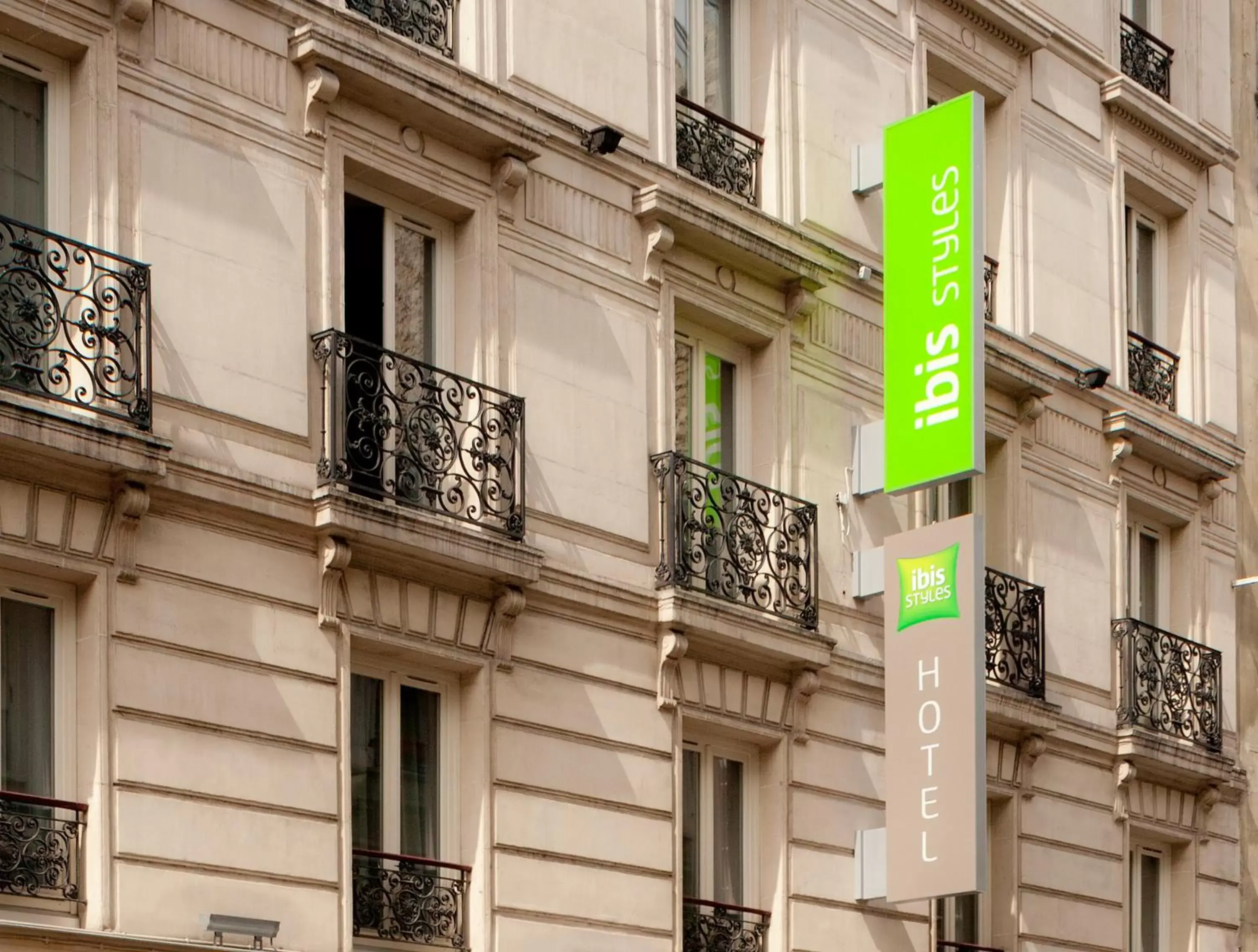Facade/entrance, Property Building in Ibis Styles Paris Pigalle Montmartre