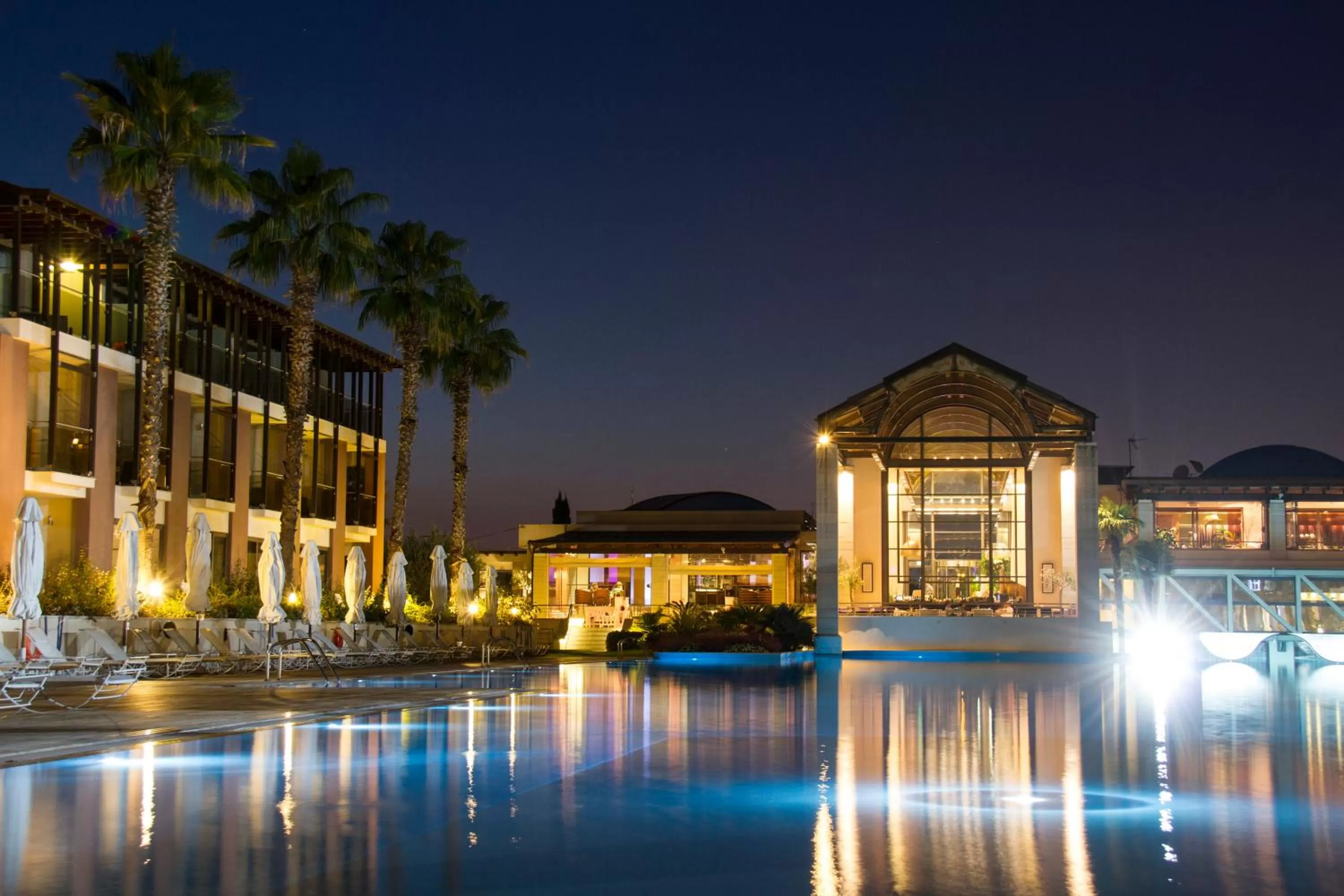 Property building, Swimming Pool in Hotel Nikopolis