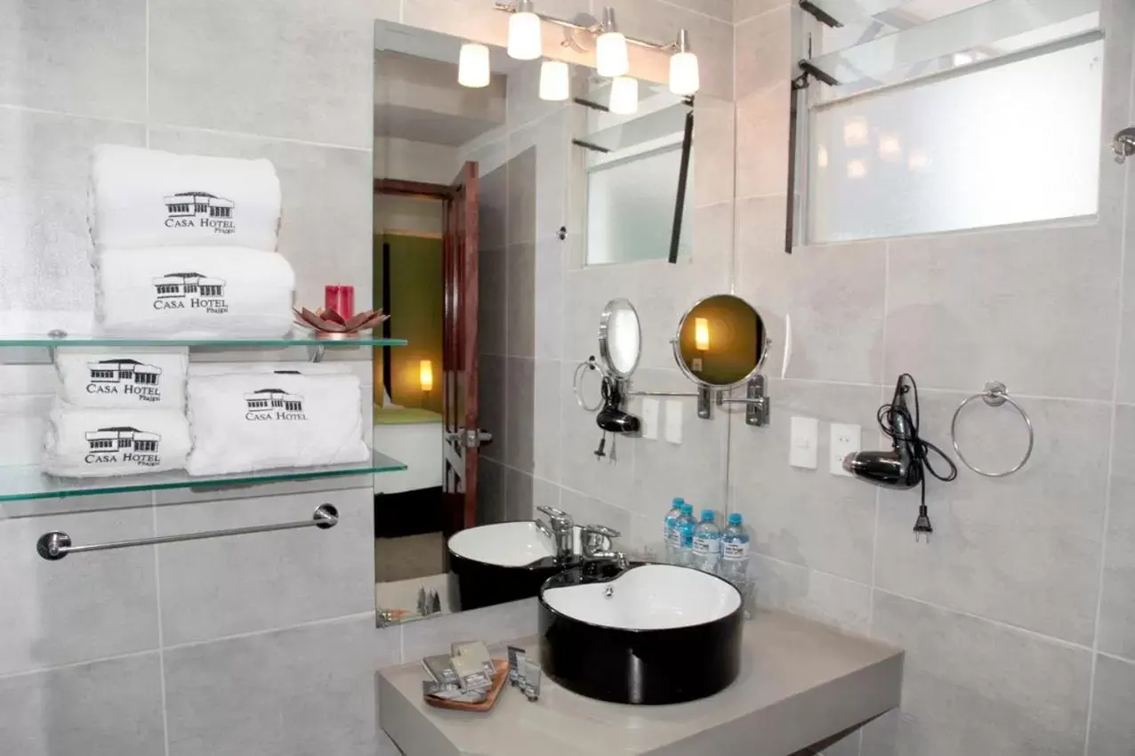 Triple Room with Three Double Beds in Casa Hotel Achumani Triple Room with Three Double Beds in Casa Hotel Achumani