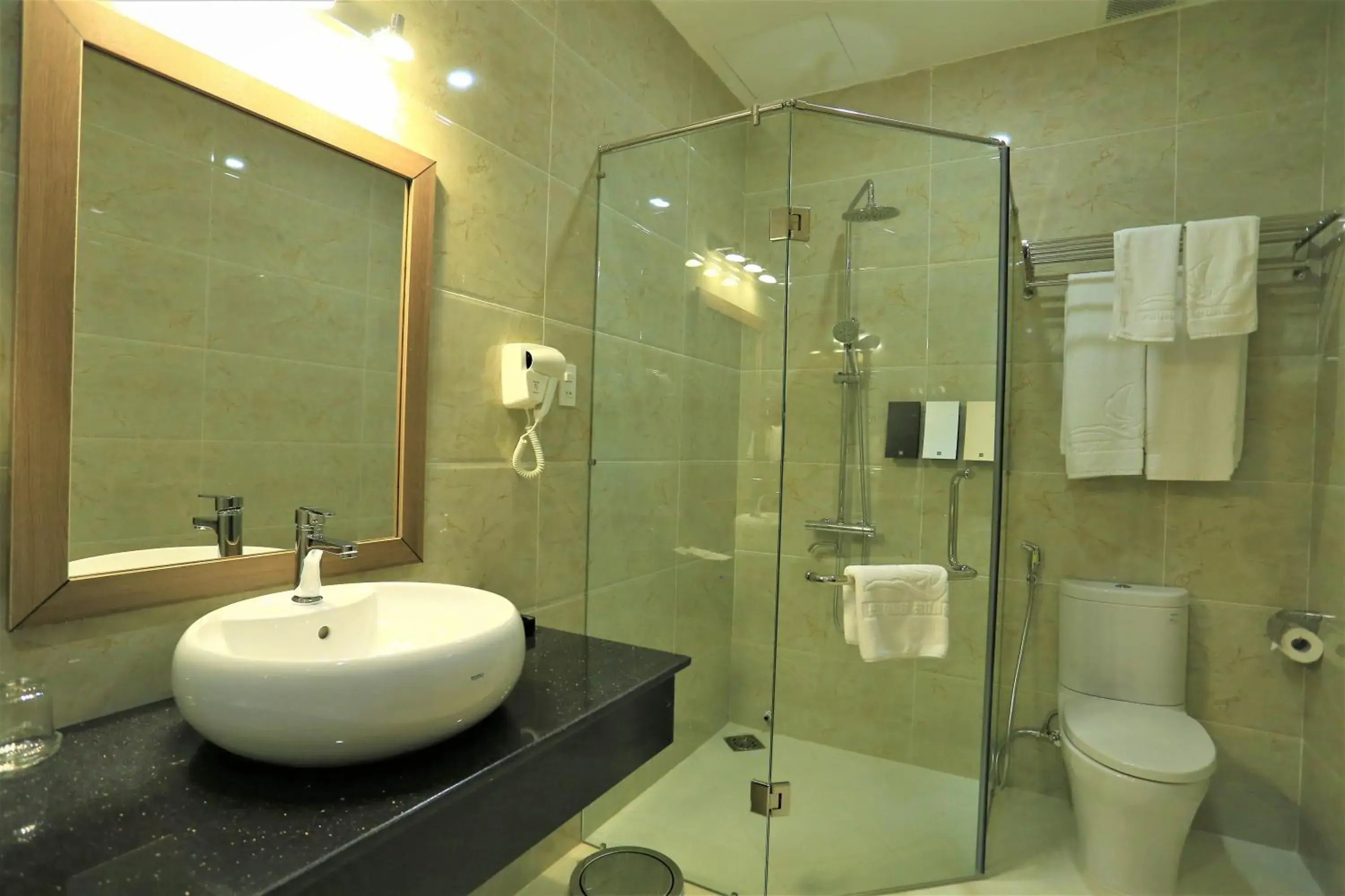 Bathroom in Phung Hung Boutique Hotel