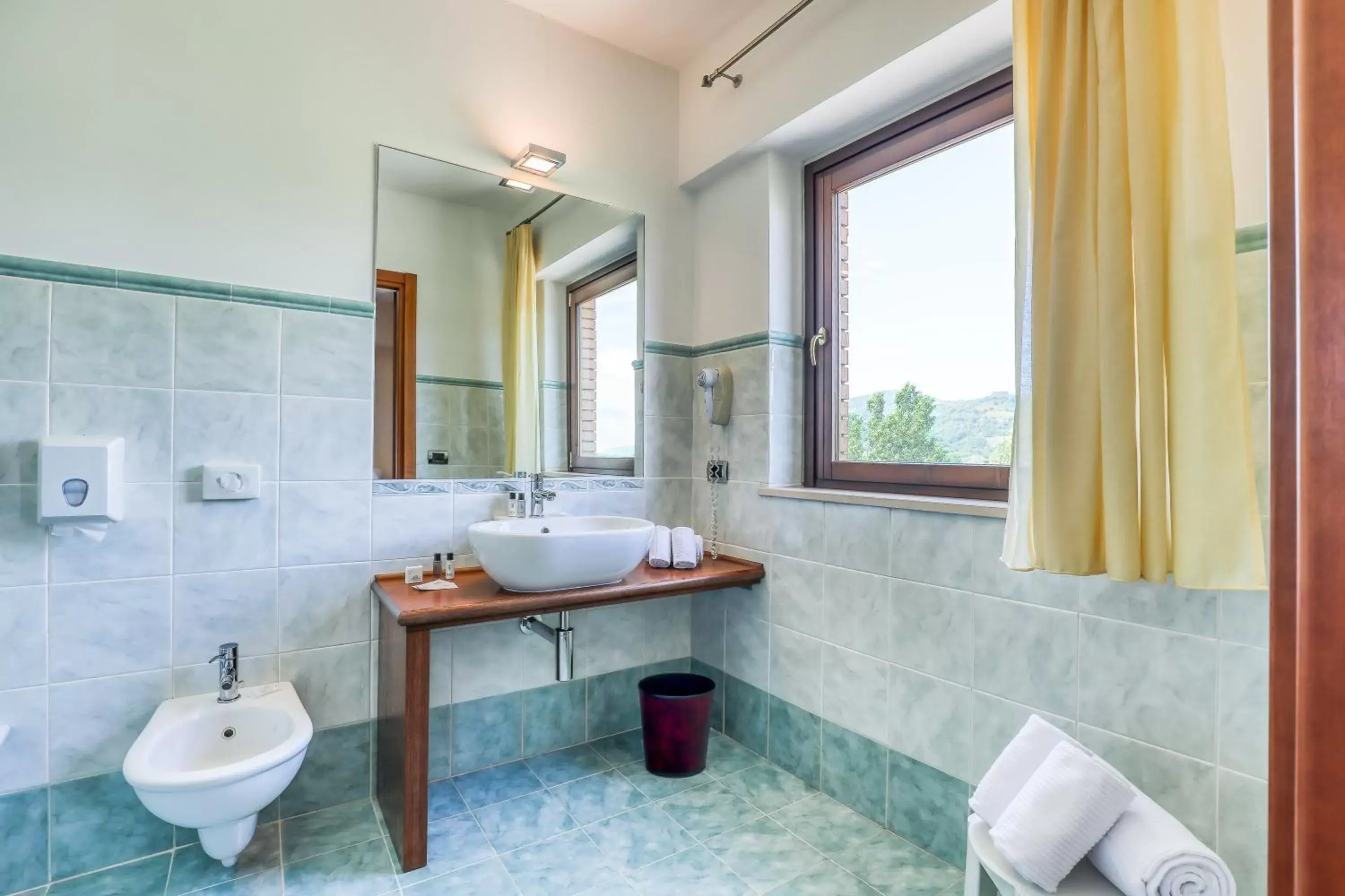 Shower, Bathroom in Hotel PentHouse