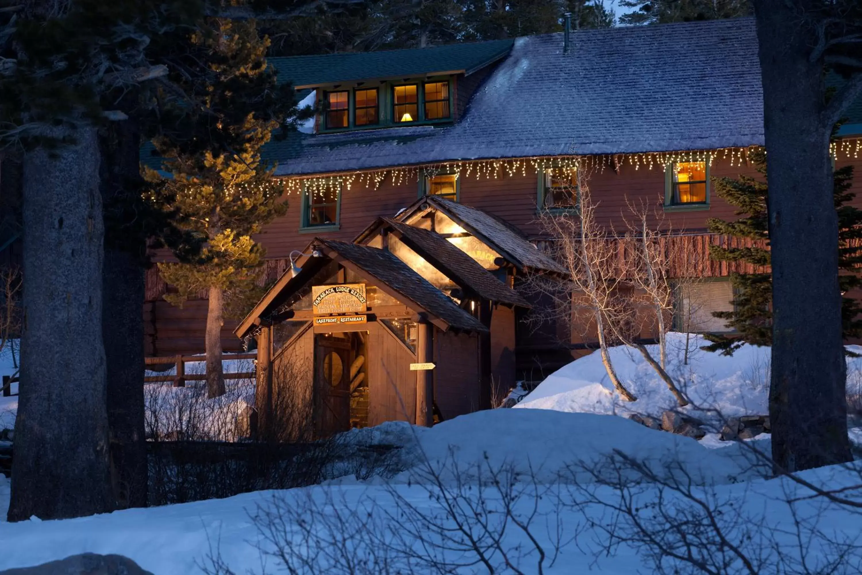 Facade/entrance, Winter in Tamarack Lodge