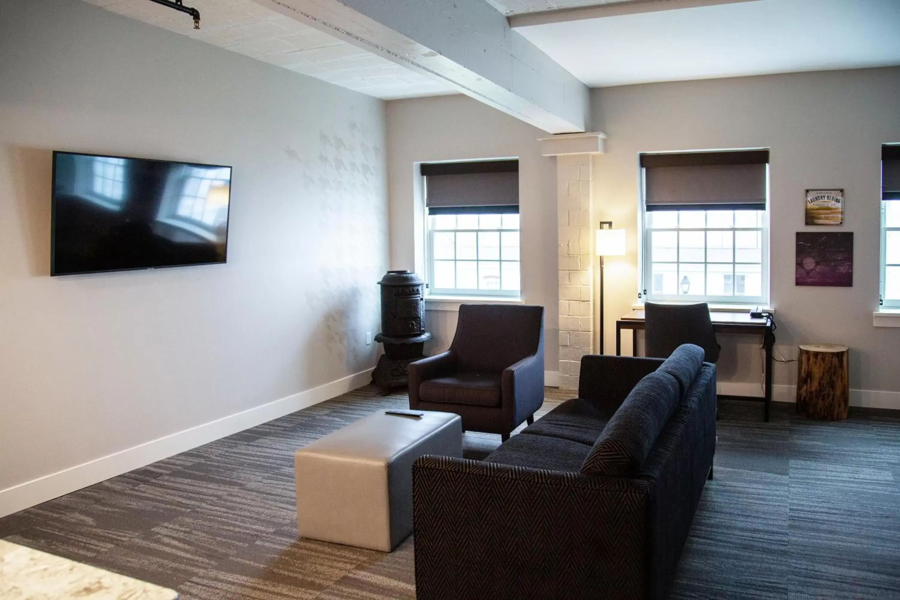 TV and multimedia, Seating Area in Hotel Millwright