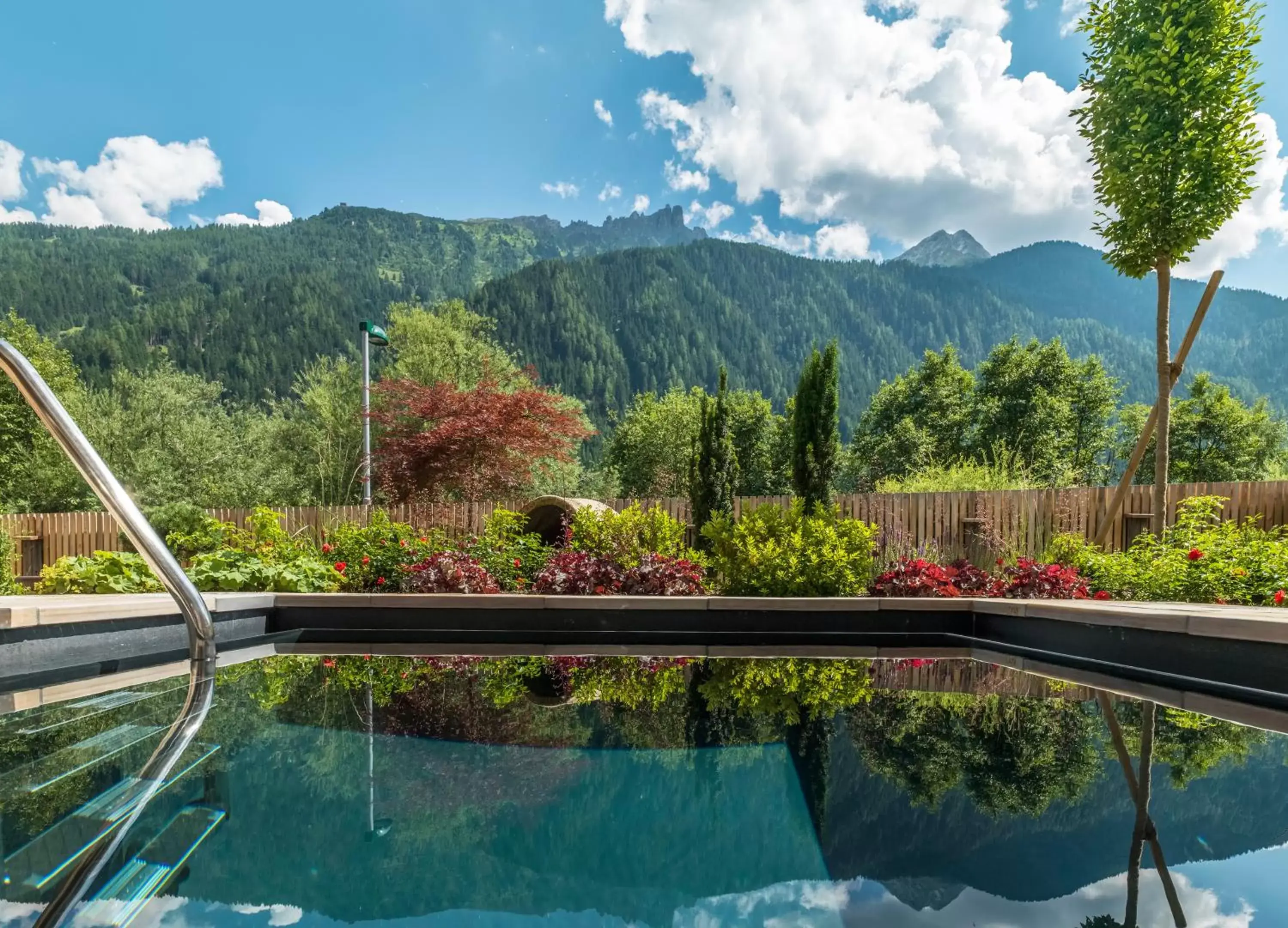 Mountain view, Swimming Pool in Relais&Châteaux Spa-Hotel Jagdhof