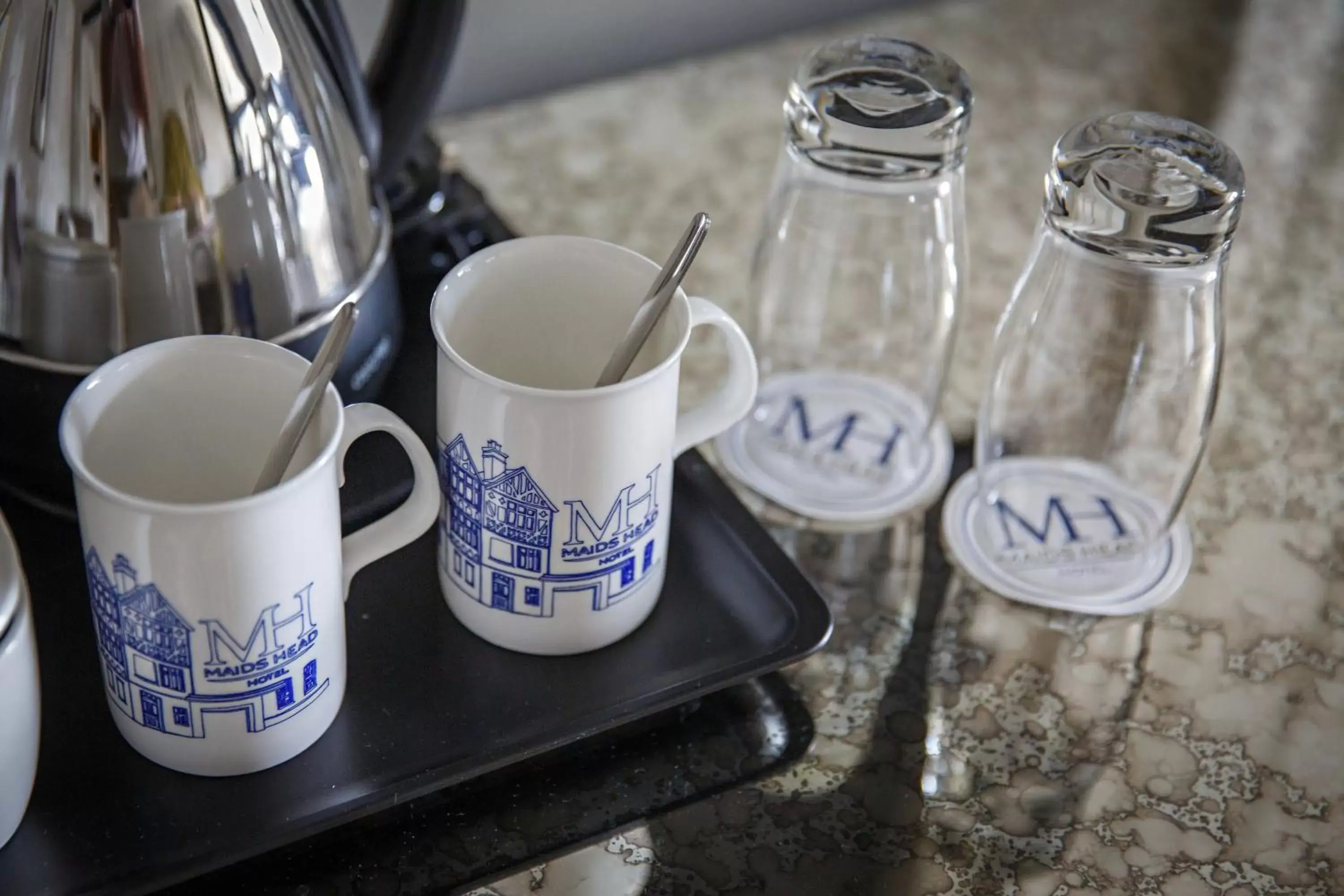 Coffee/tea facilities in The Maids Head Hotel