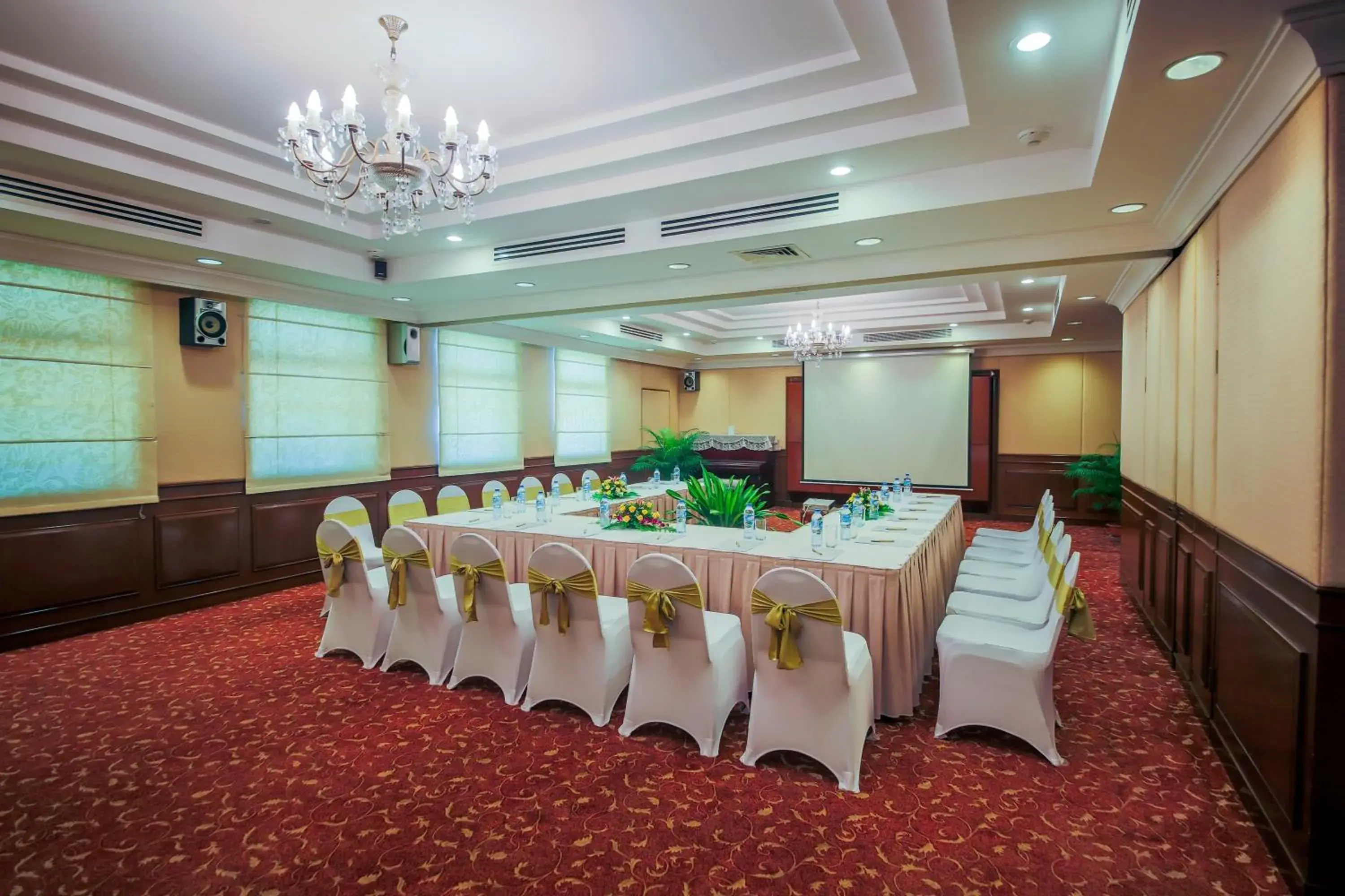Banquet/Function facilities in Diamond Westlake Suites