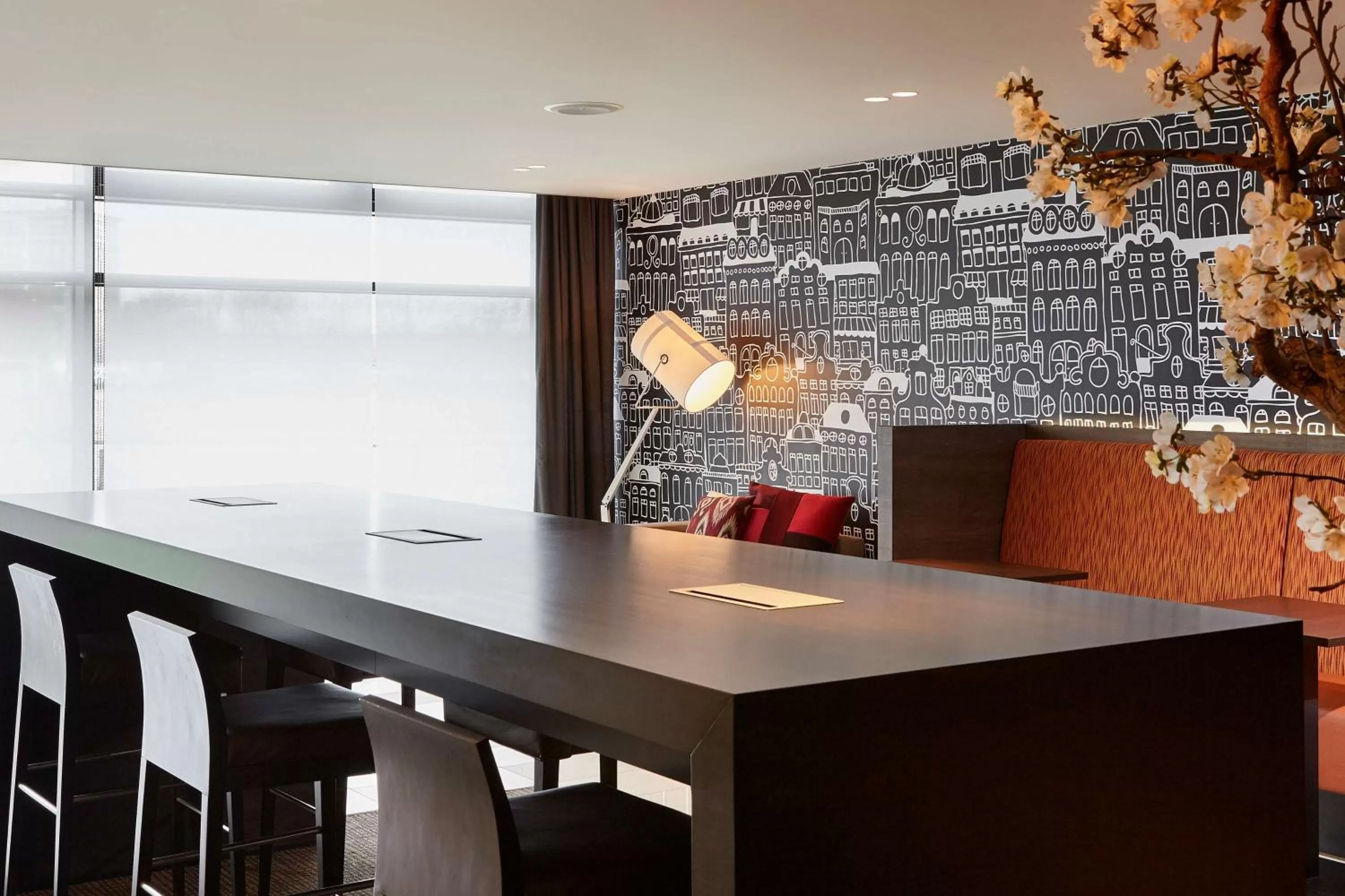 Lounge or bar in Hyatt Place Amsterdam Airport