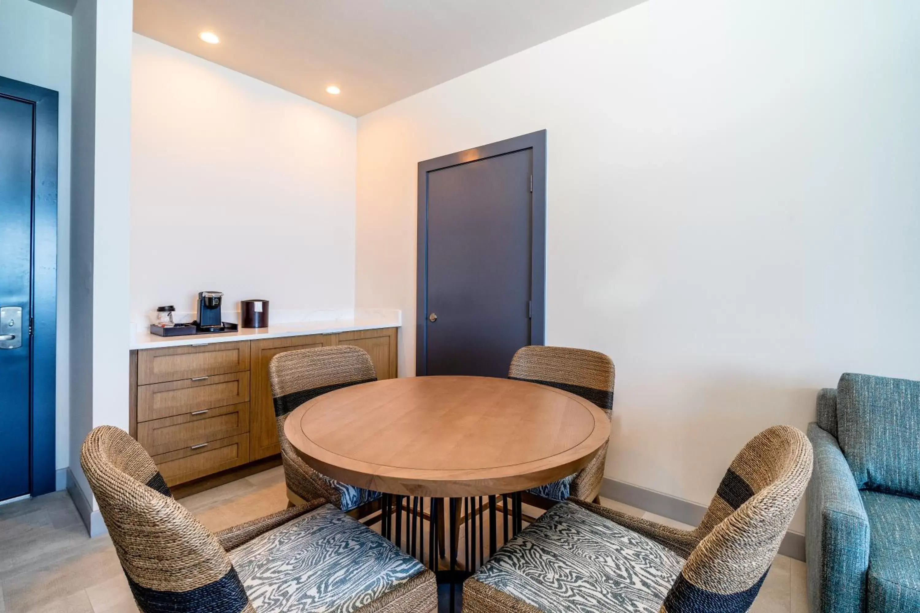 Dining Area in Chesapeake Beach Resort