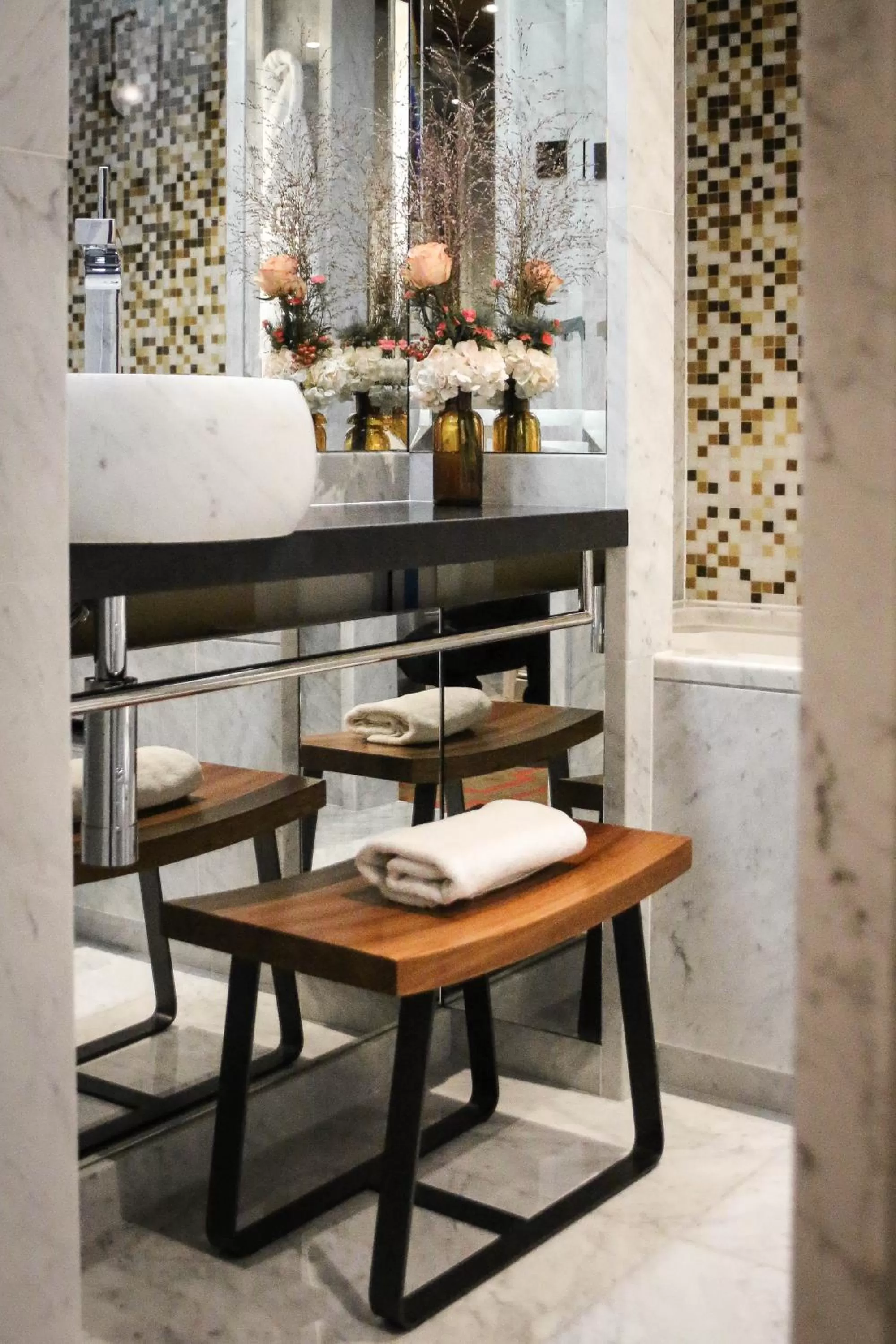 Bathroom in Hotel Montalembert