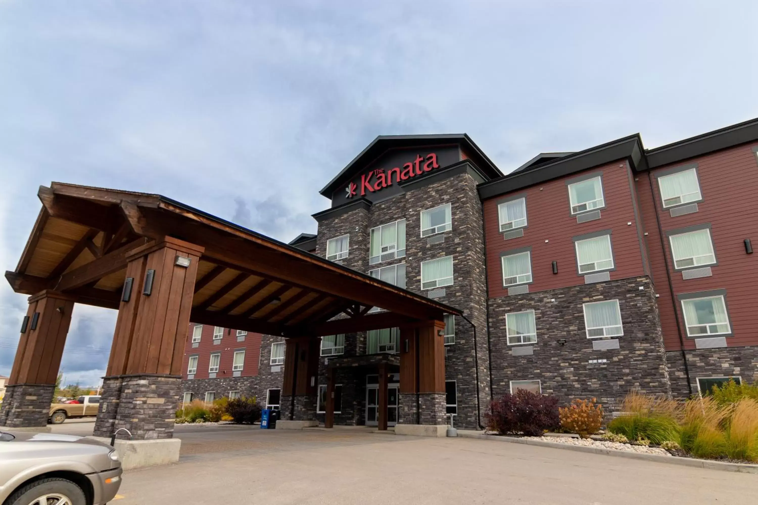 Facade/entrance, Property Building in Kanata Whitecourt