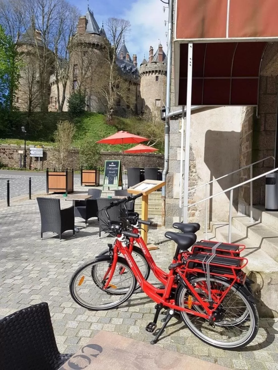 Facade/entrance in Hôtel Restaurant du Lac