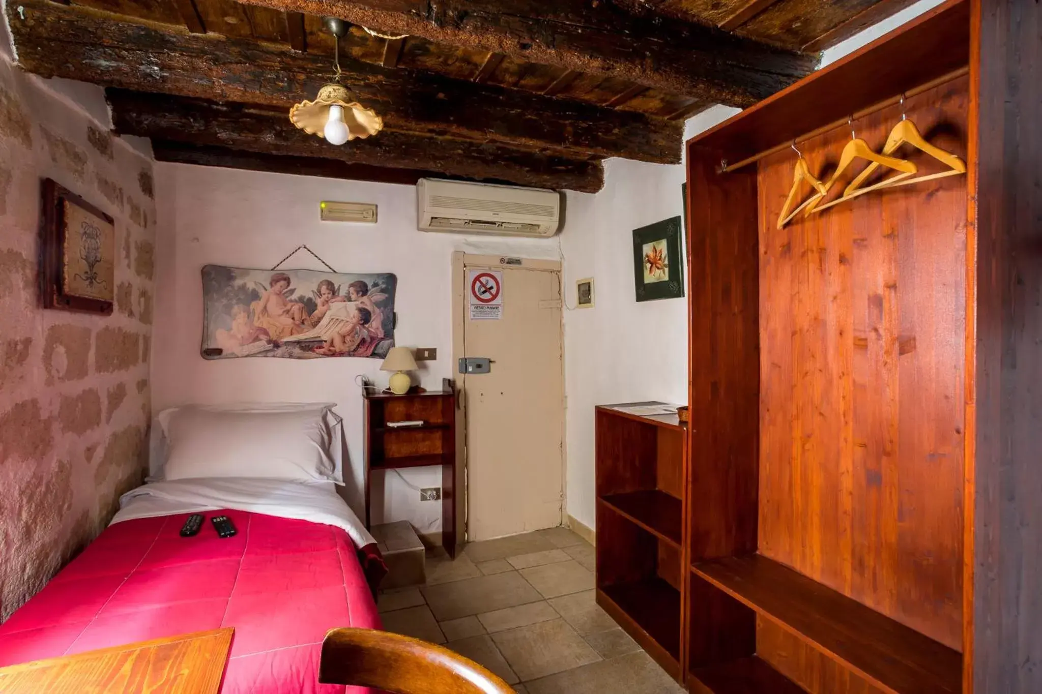 Photo of the whole room, Bed in B&B Borgo San Martino