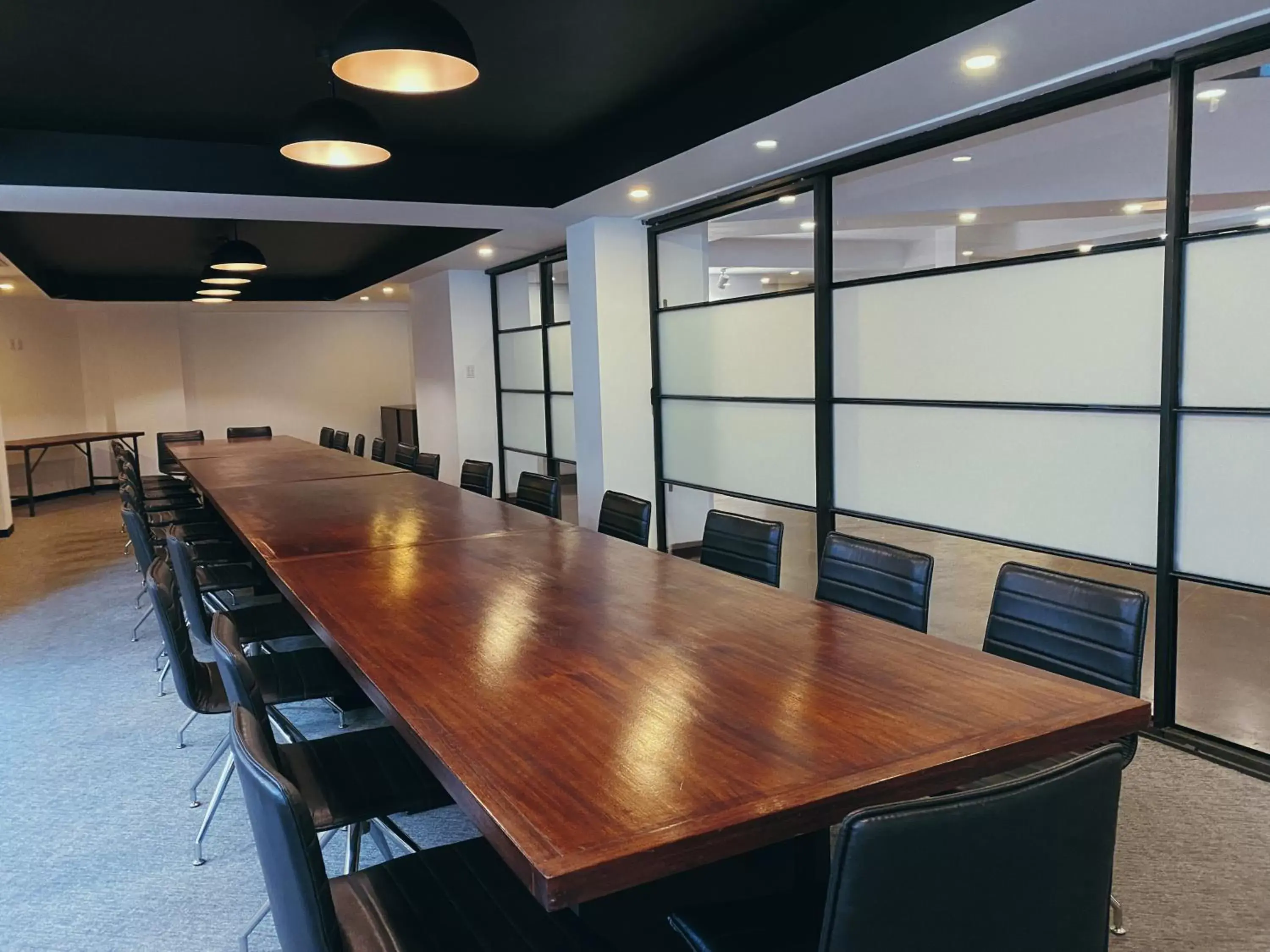 Meeting/conference room in Atix Hotel