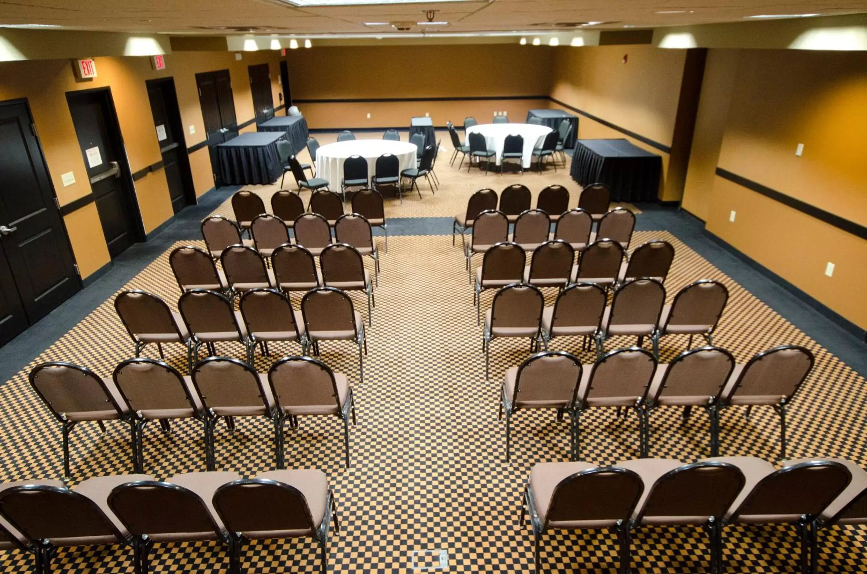 Meeting/conference room in Holiday Inn St. Paul Northeast - Lake Elmo, an IHG Hotel