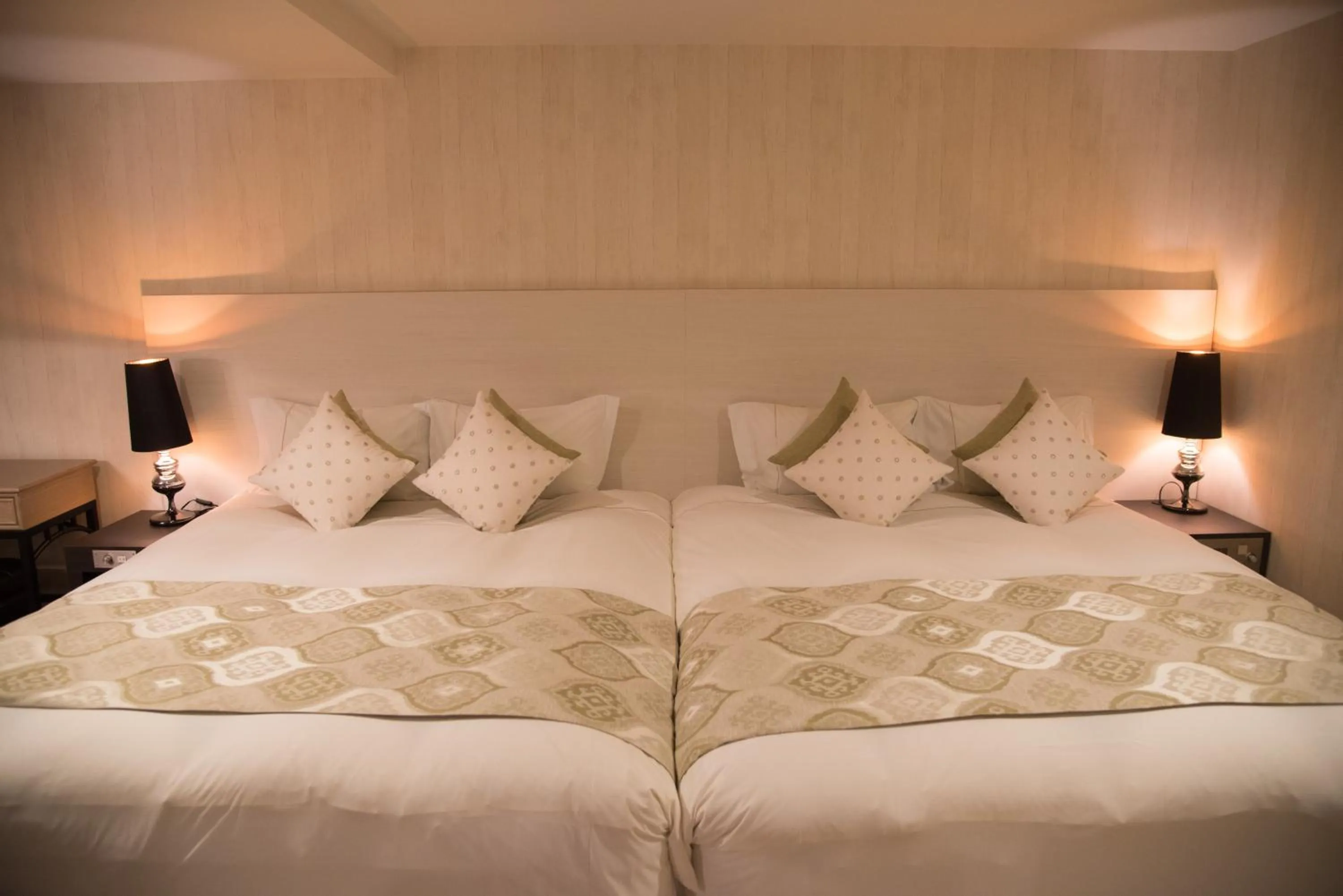 Photo of the whole room, Bed in The Centurion Classic Akasaka