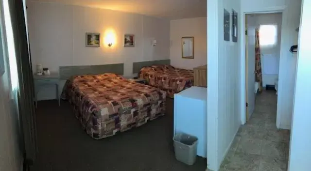 Bed in New Country Motel