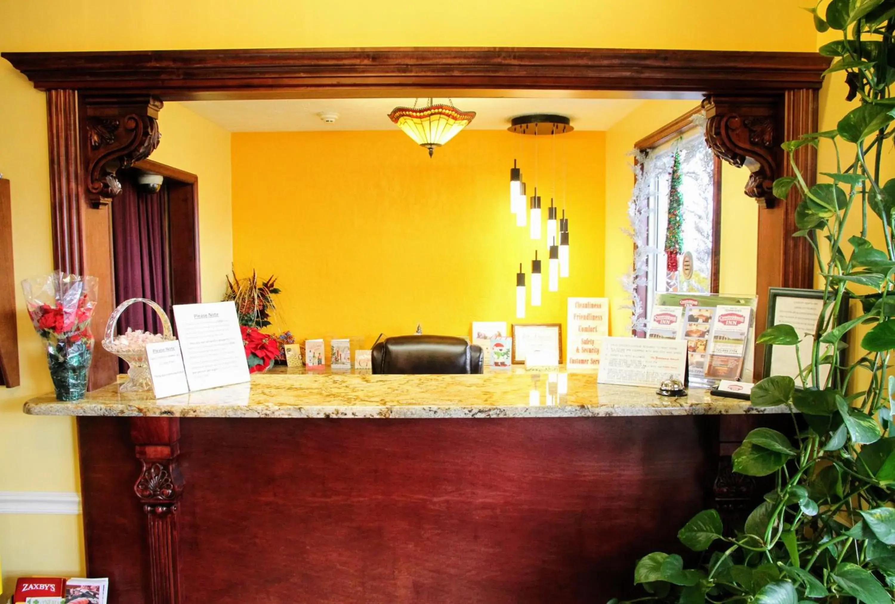 Lobby or reception in Country Hearth Inn-Union City Lobby or reception in Country Hearth Inn-Union City