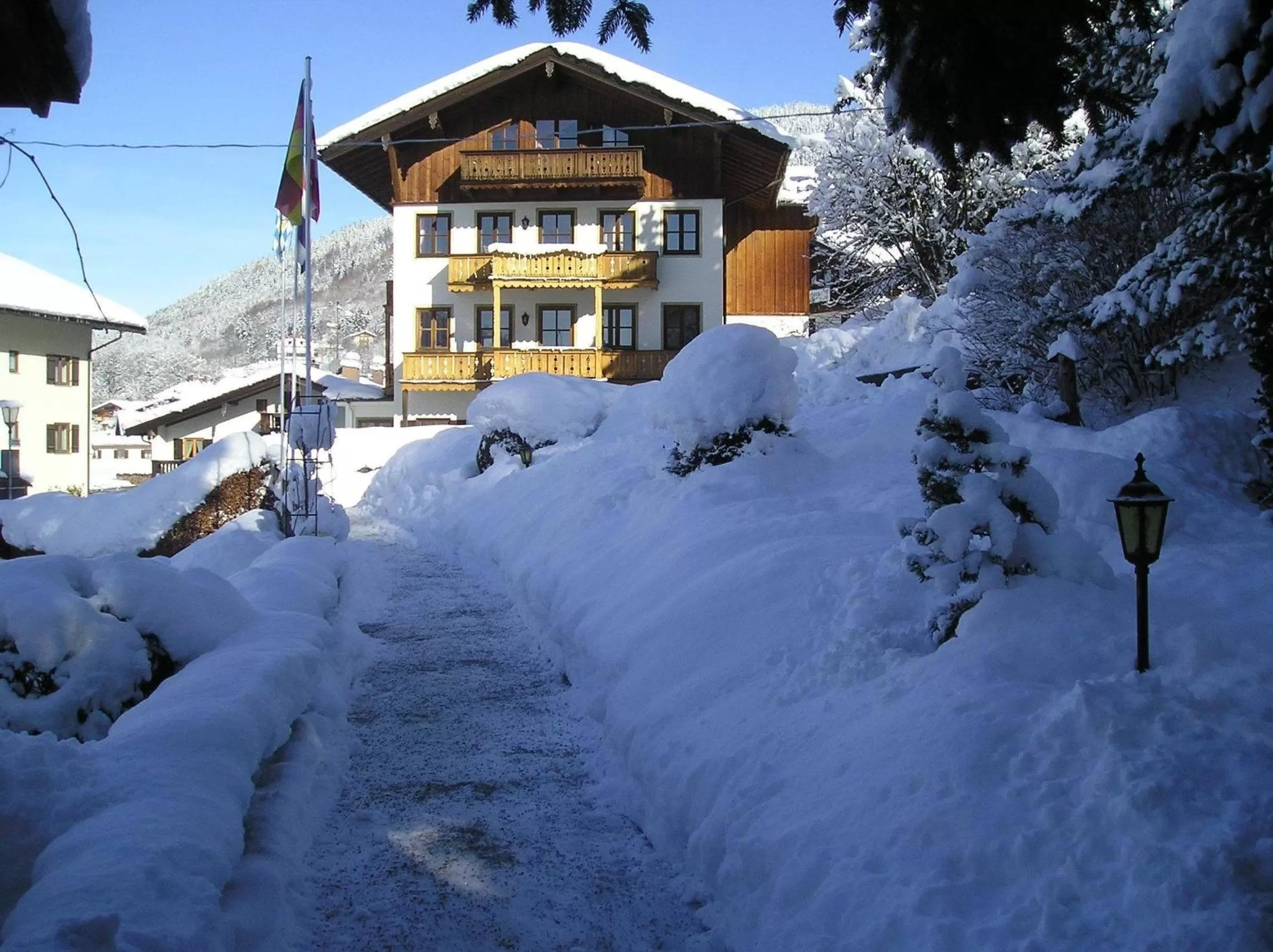 Facade/entrance in Fackler Apartments