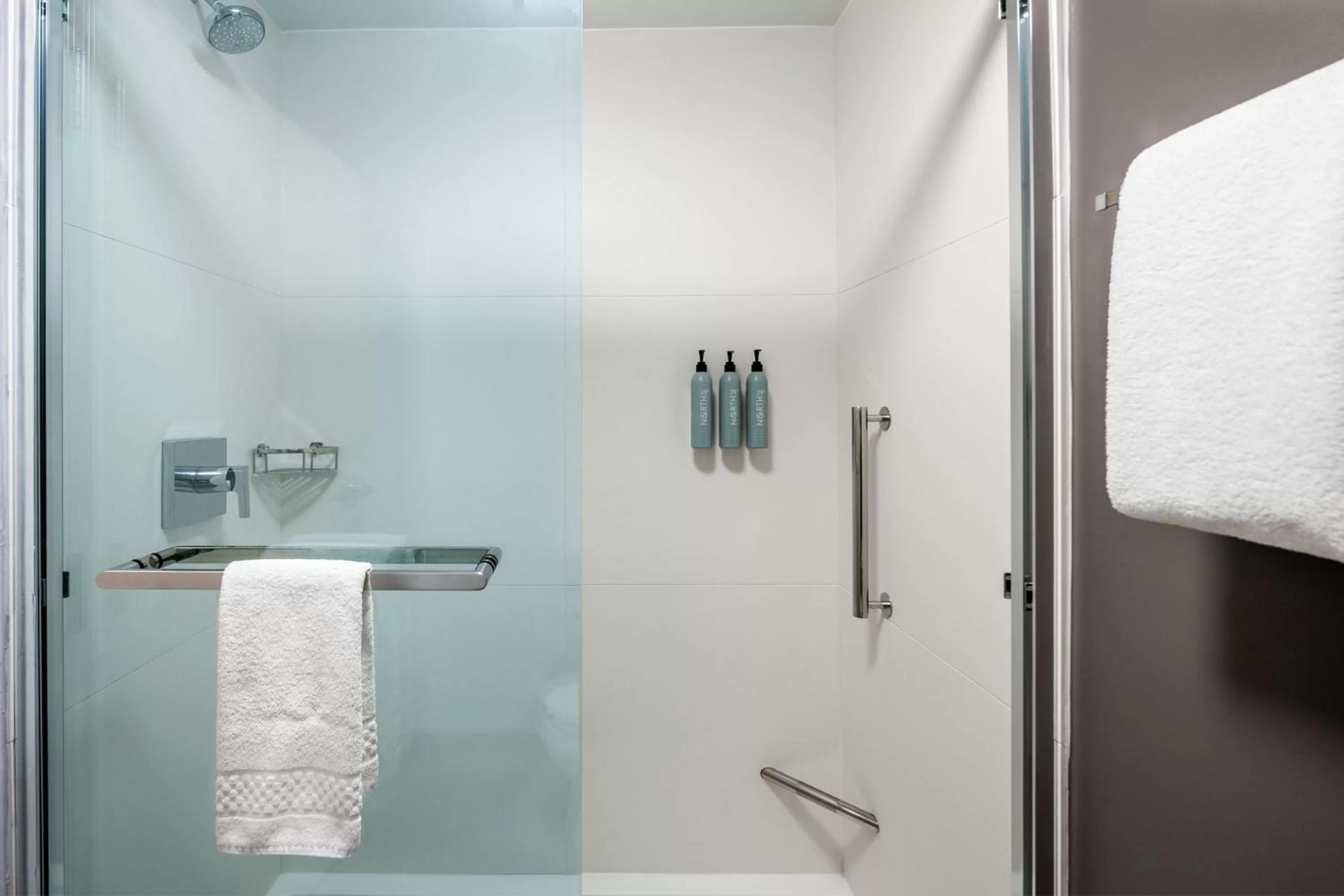 Bathroom in Courtyard by Marriott Charlotte Ballantyne