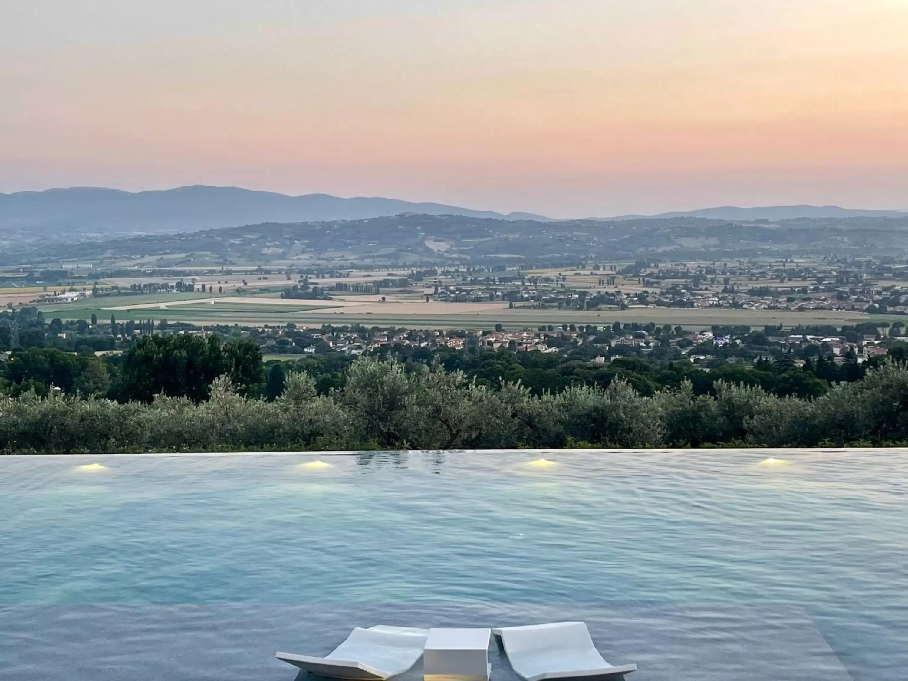 Pool view in La Quercetta