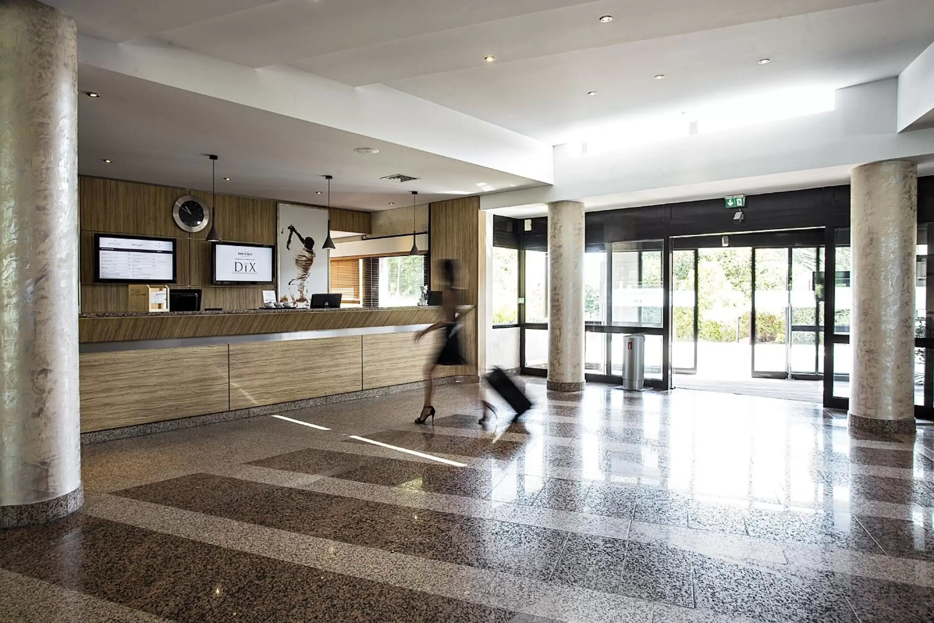 Lobby or reception, Fitness Center/Facilities in Mercure Toulouse Aéroport Golf de Seilh