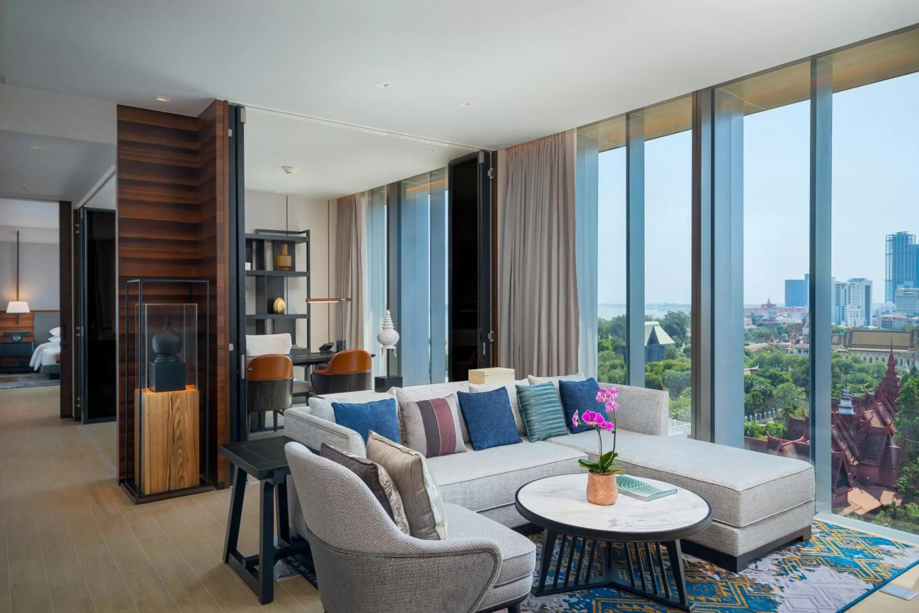 Living room, Seating Area in Hyatt Regency Phnom Penh