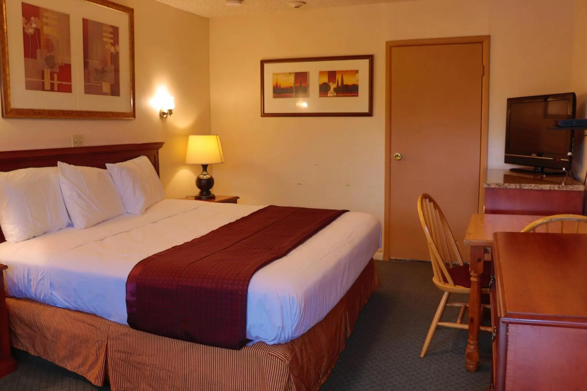 Bed in Red Carpet Inn Berlin