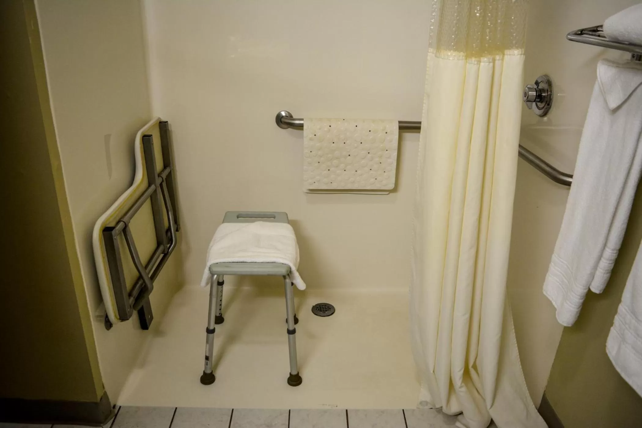 Travelodge by Wyndham St. Louis