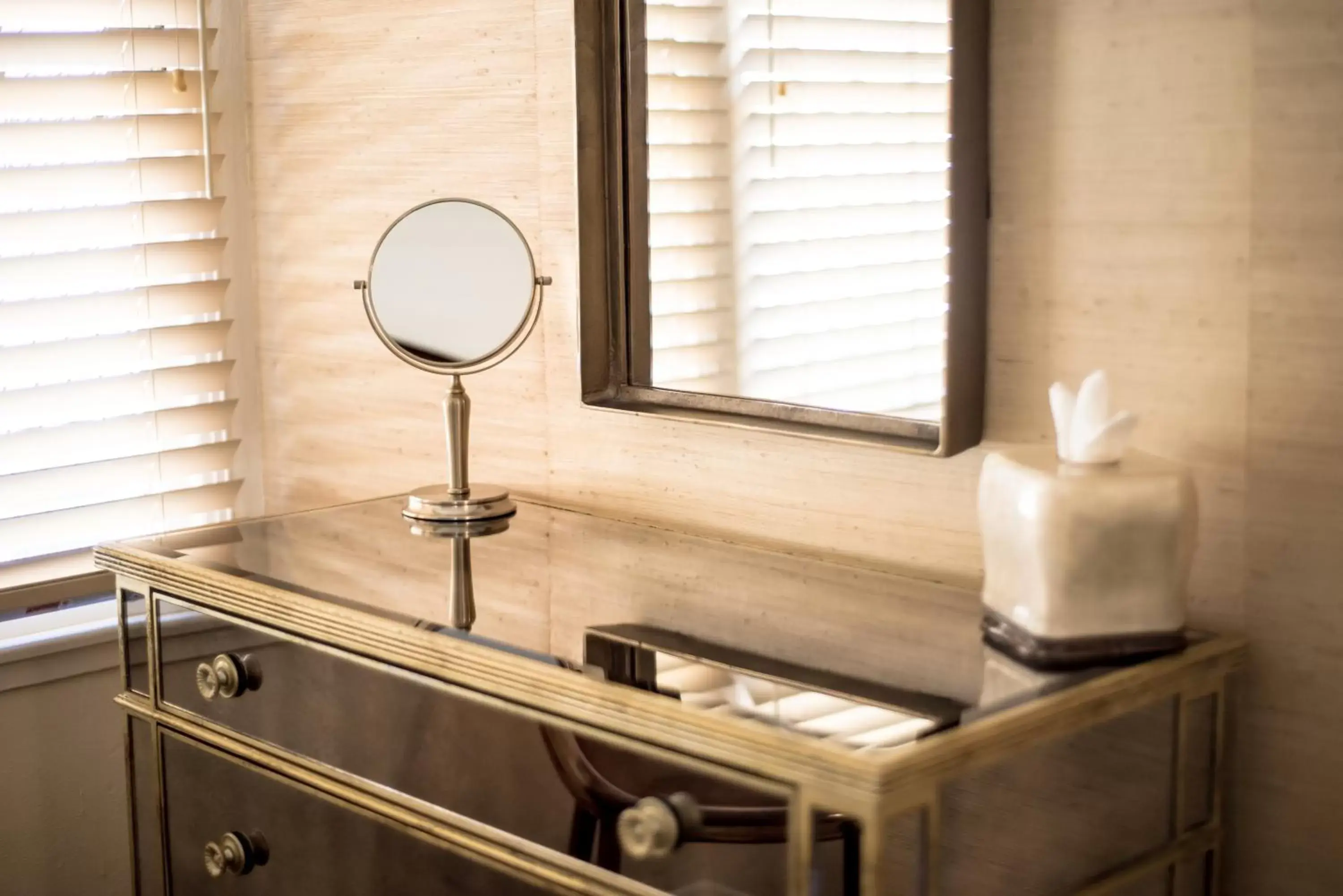 Decorative detail, Bathroom in Harbor House Inn