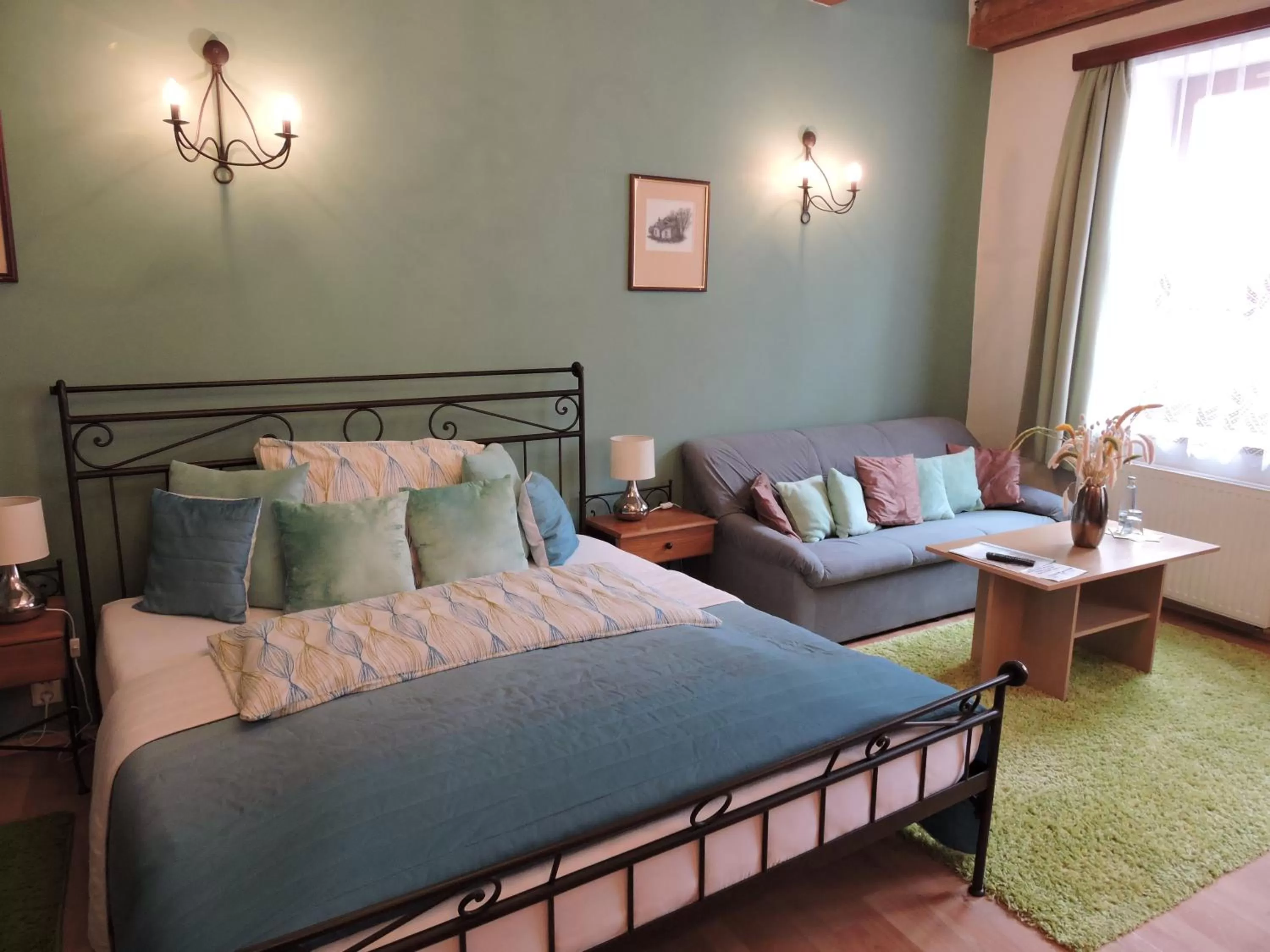 Photo of the whole room, Bed in Hotel Atrium