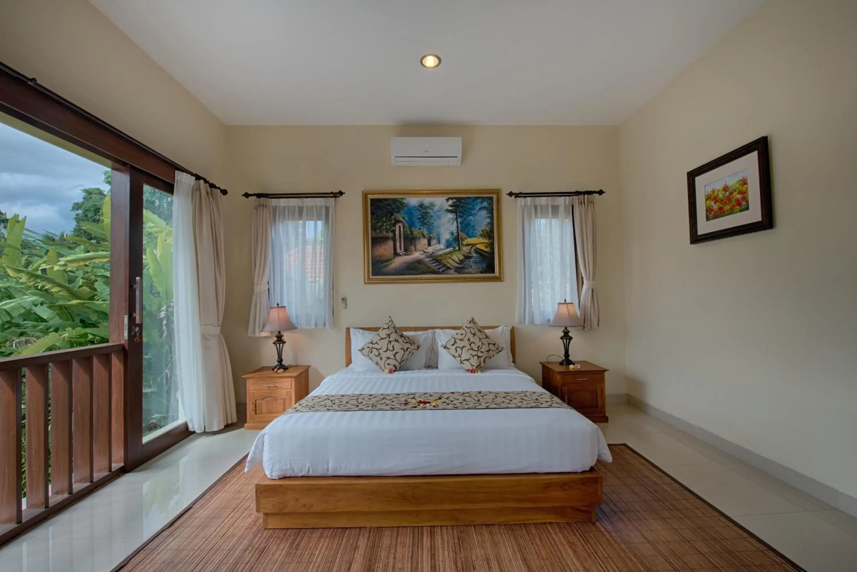 Bed in Kadiga Villas Ubud